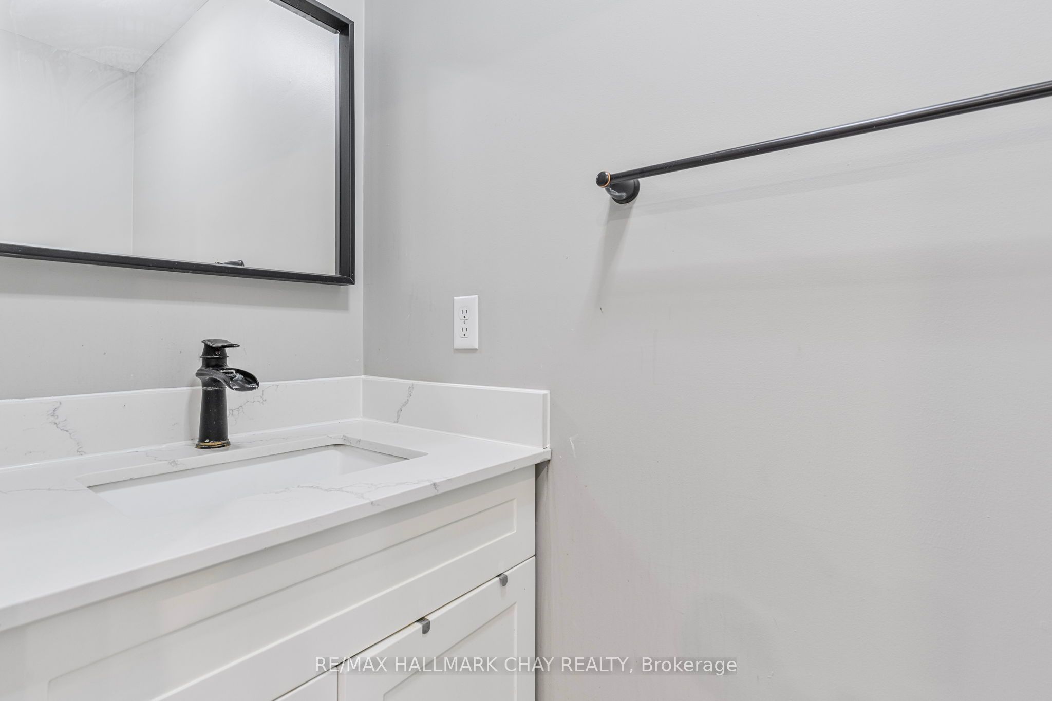 22 Columbia Road Property Photo 15