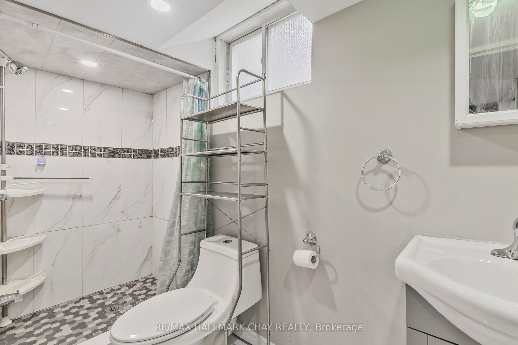 22 Columbia Road Property Photo 31