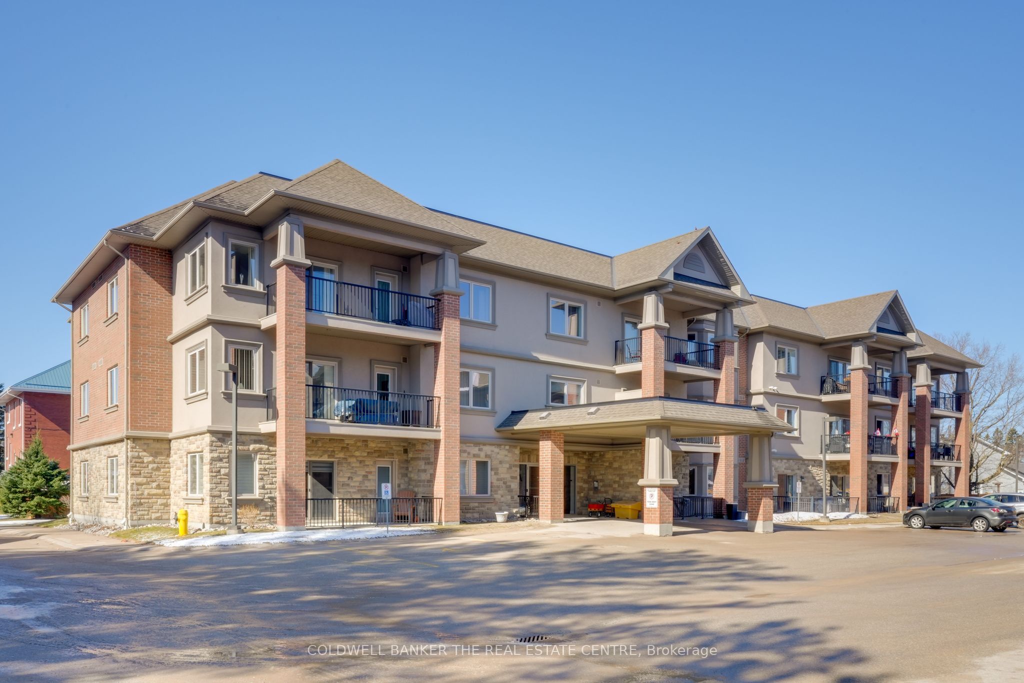19a Yonge Street N 305 Property Photo 1