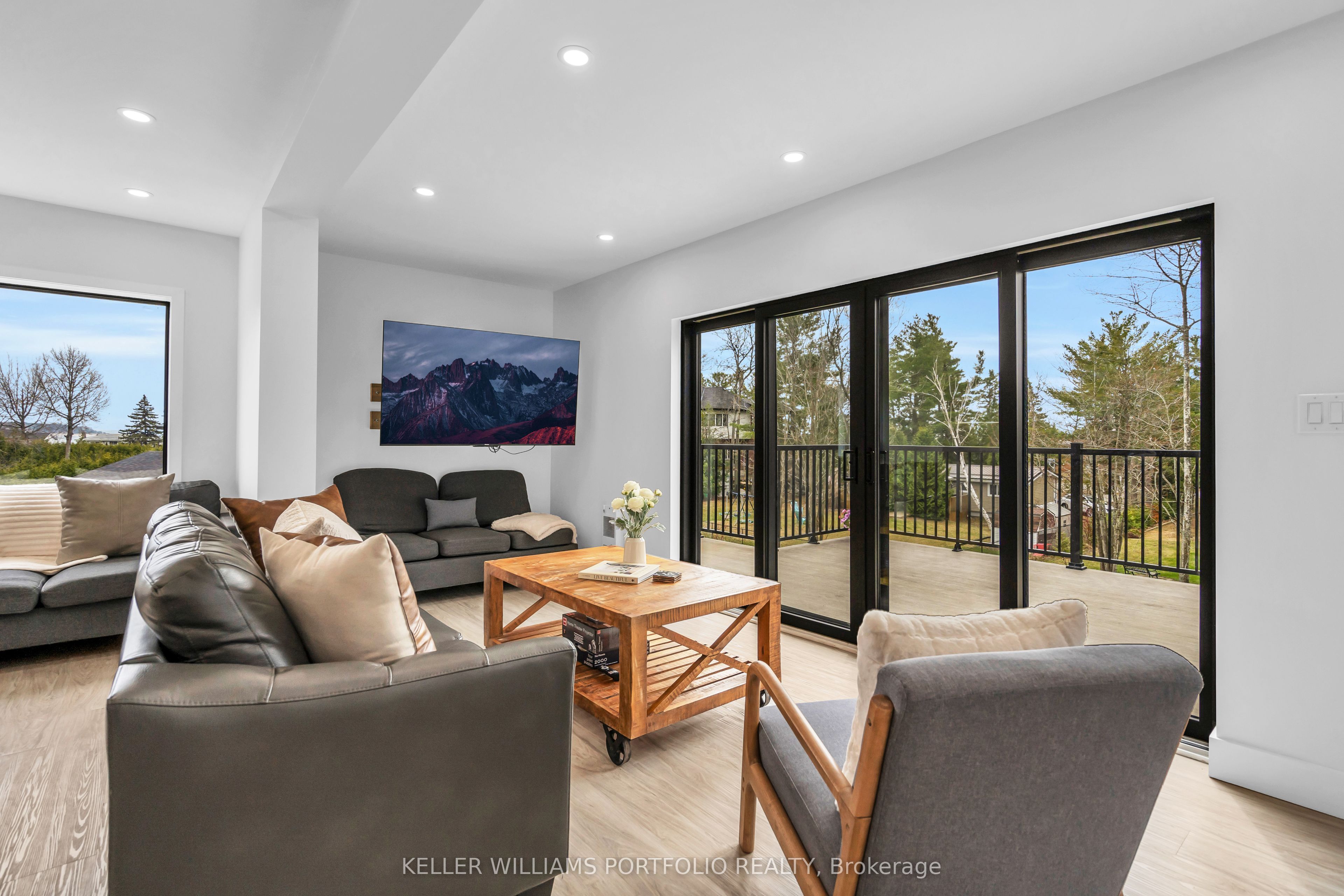 2 Grosvenor Drive Property Photo 1