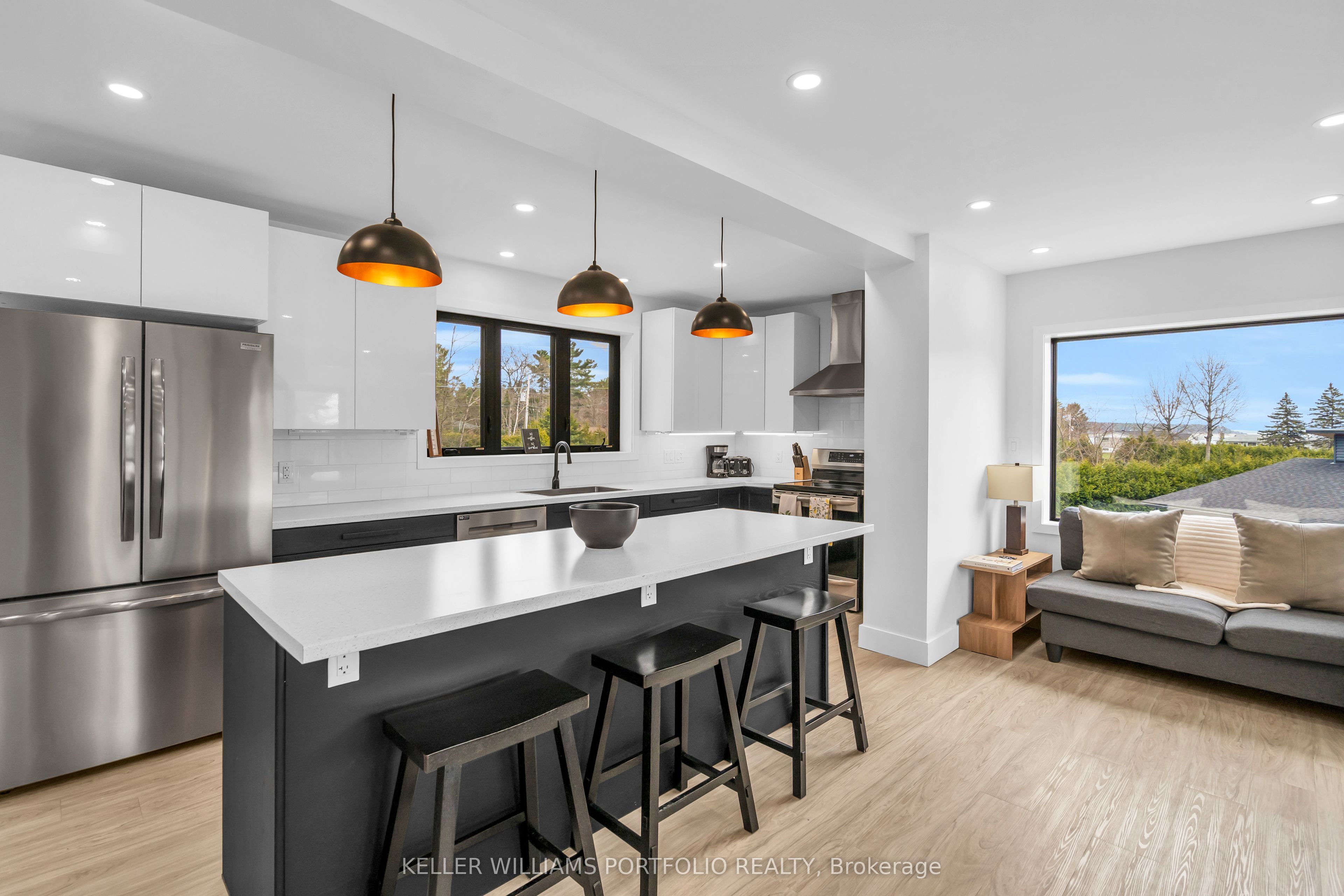 2 Grosvenor Drive Property Photo 2