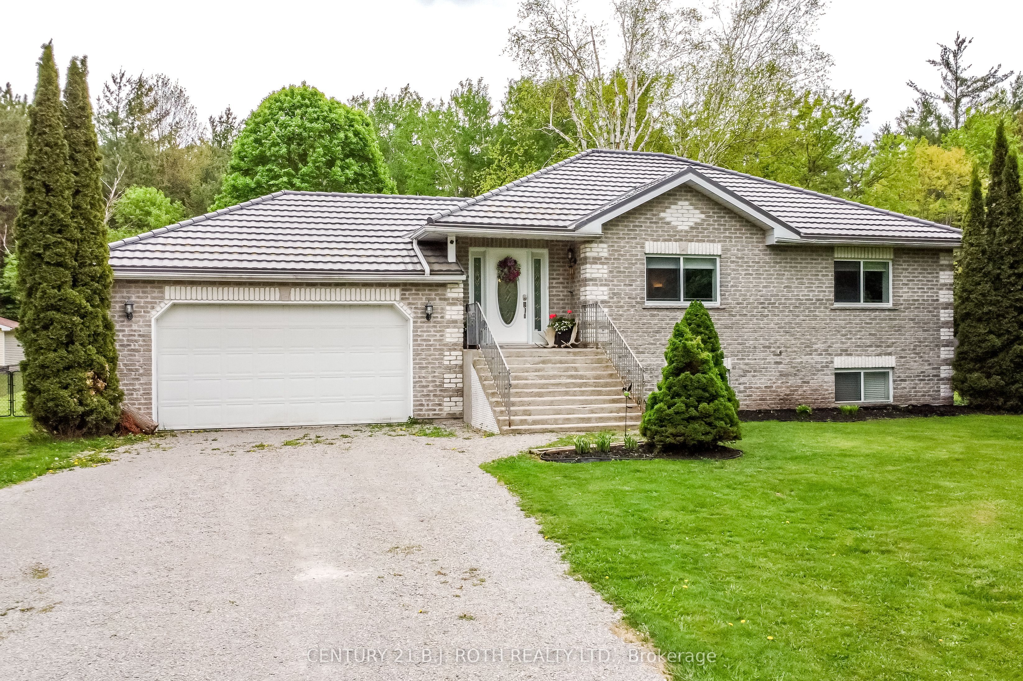 6083 Vasey Rd Property Photo 1