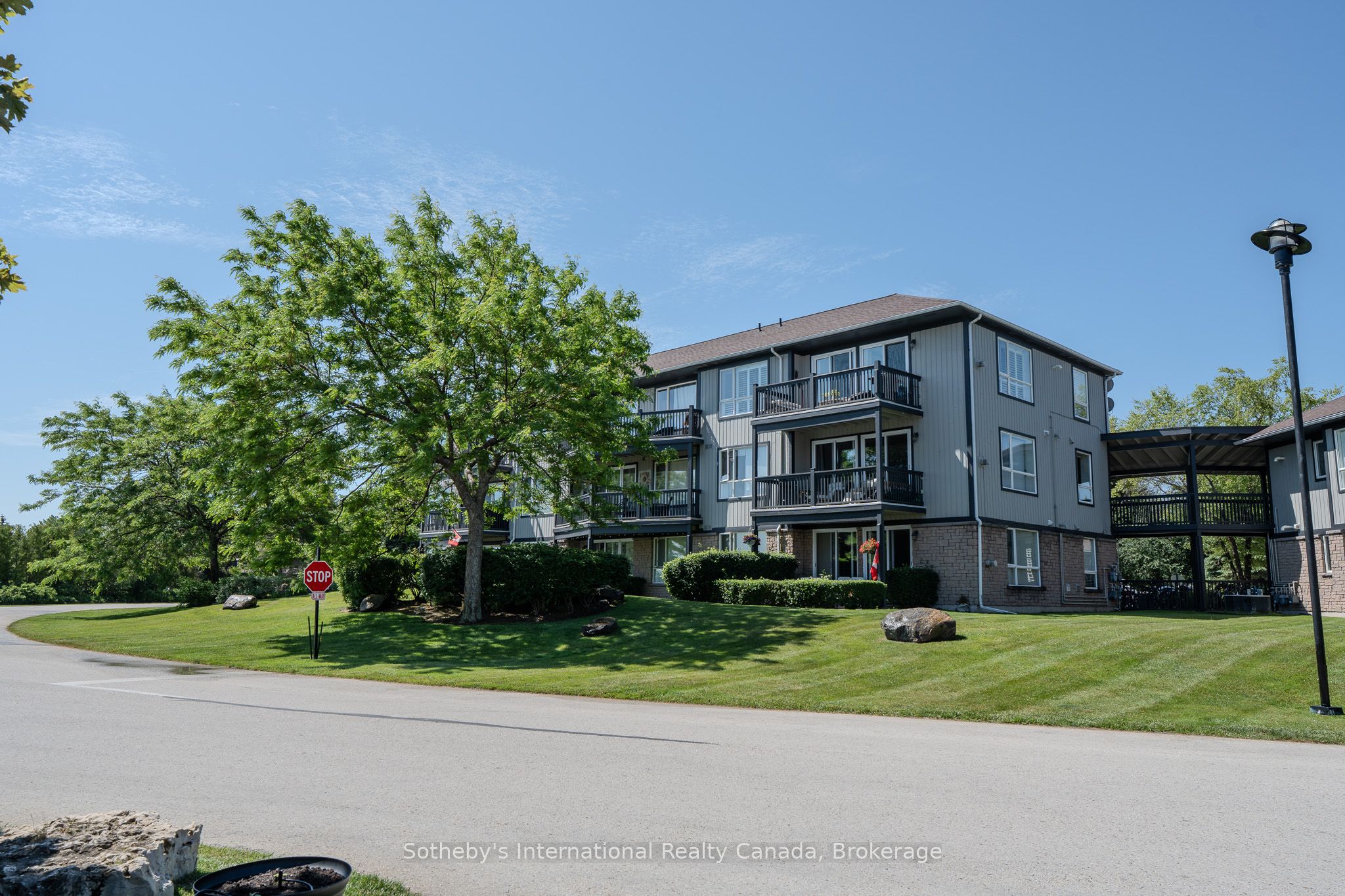 449 Mariners Way Property Photo 1