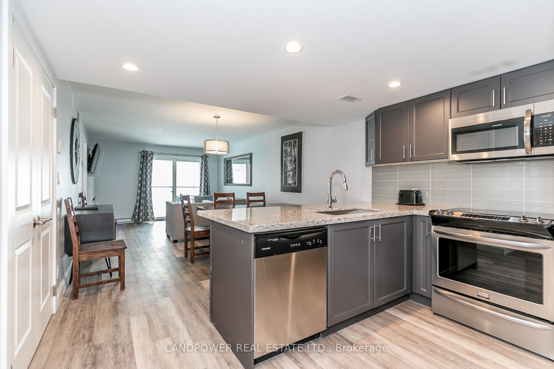 #101 - 80 Horseshoe Boulevard Property Photo 1