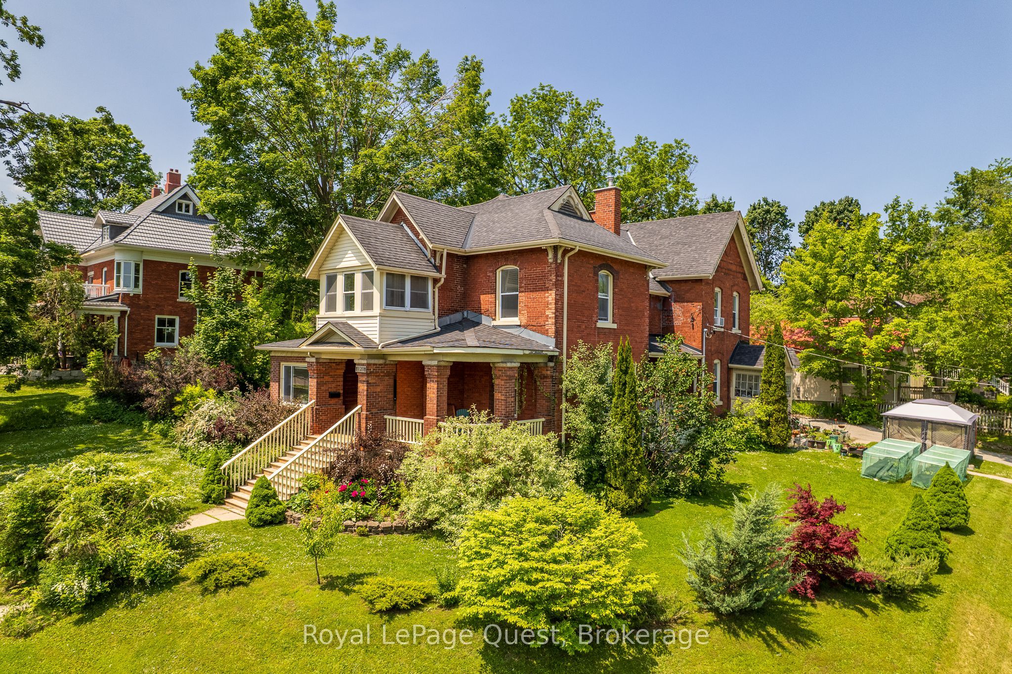 120 Brant Street Property Photo 1