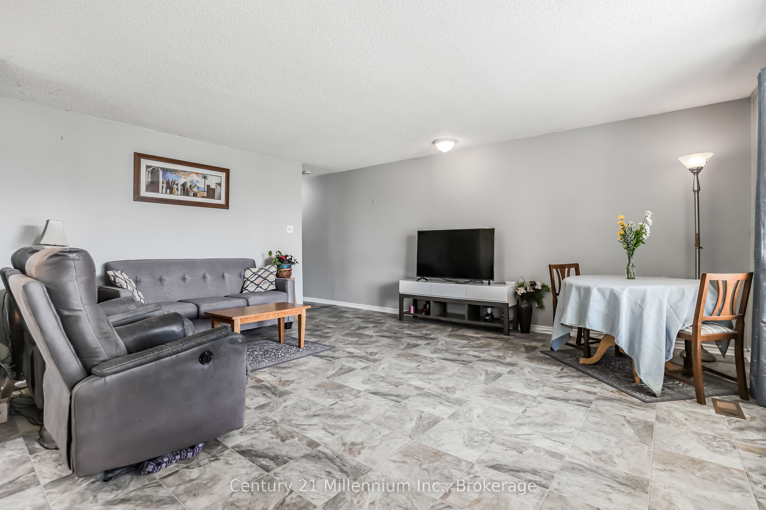 152 Frederick Drive Property Photo 2