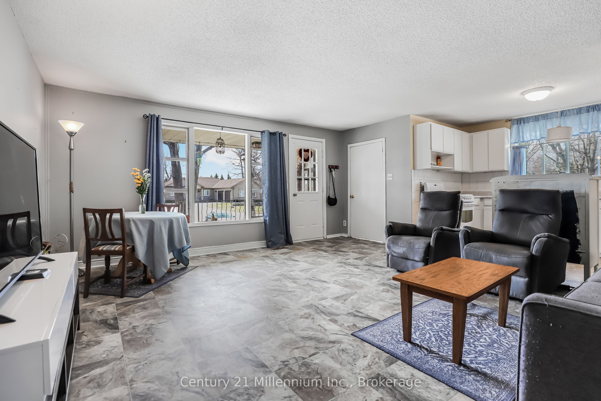 152 Frederick Drive Property Photo 4