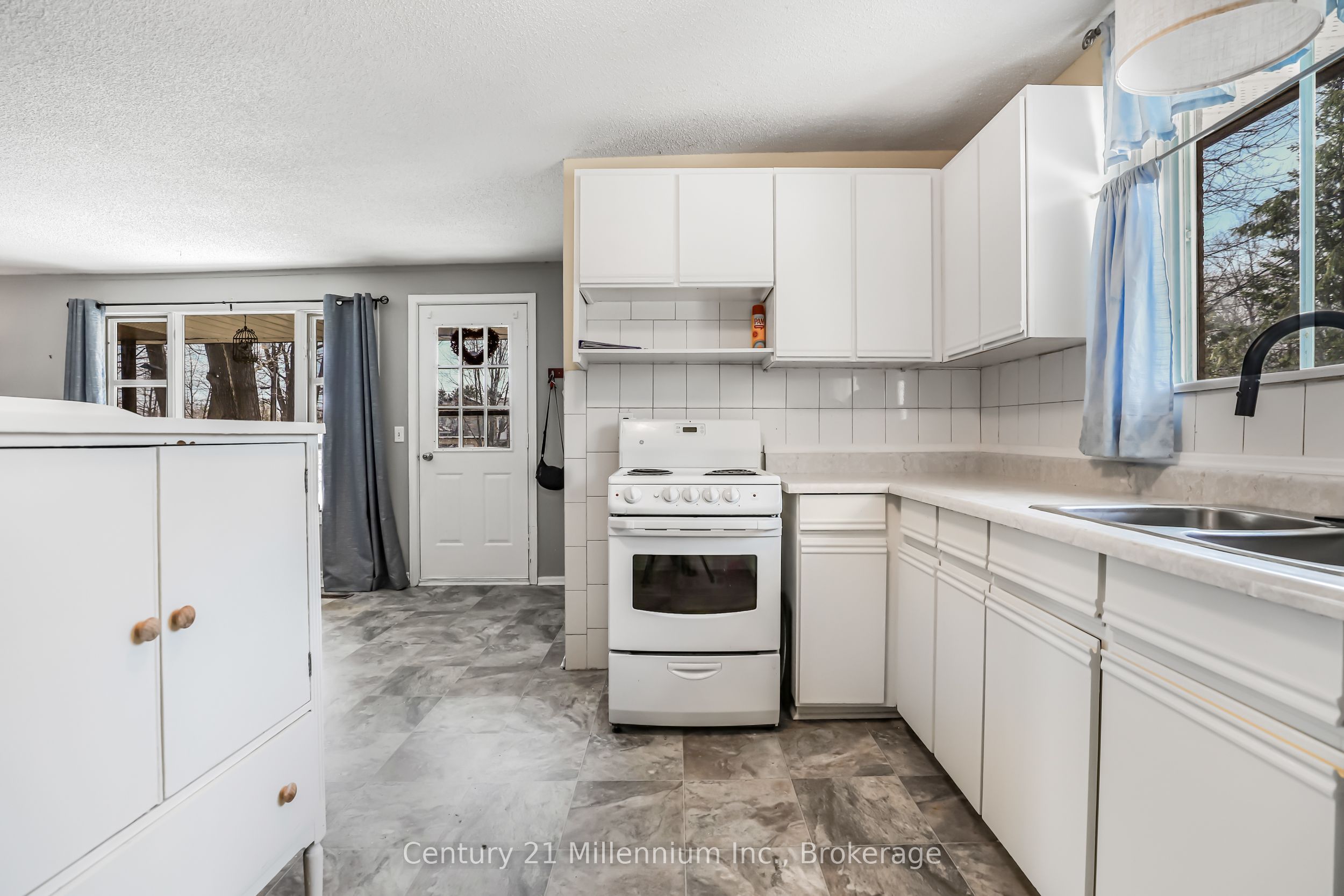 152 Frederick Drive Property Photo 10