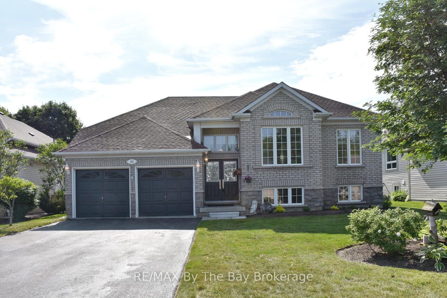 95 Royal Beech Drive Property Photo 1