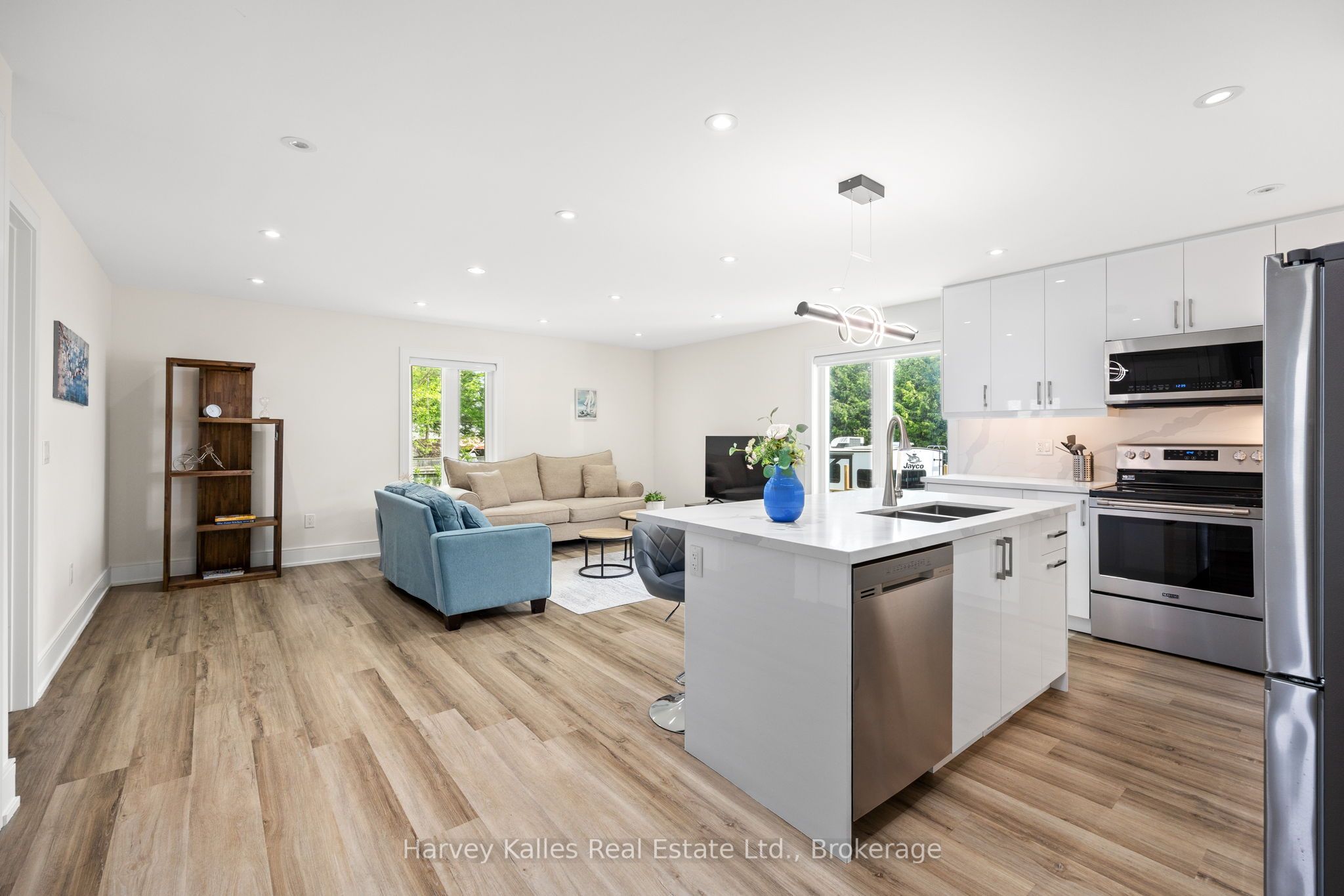 #unit B - 297 Seventh Street Property Photo 13