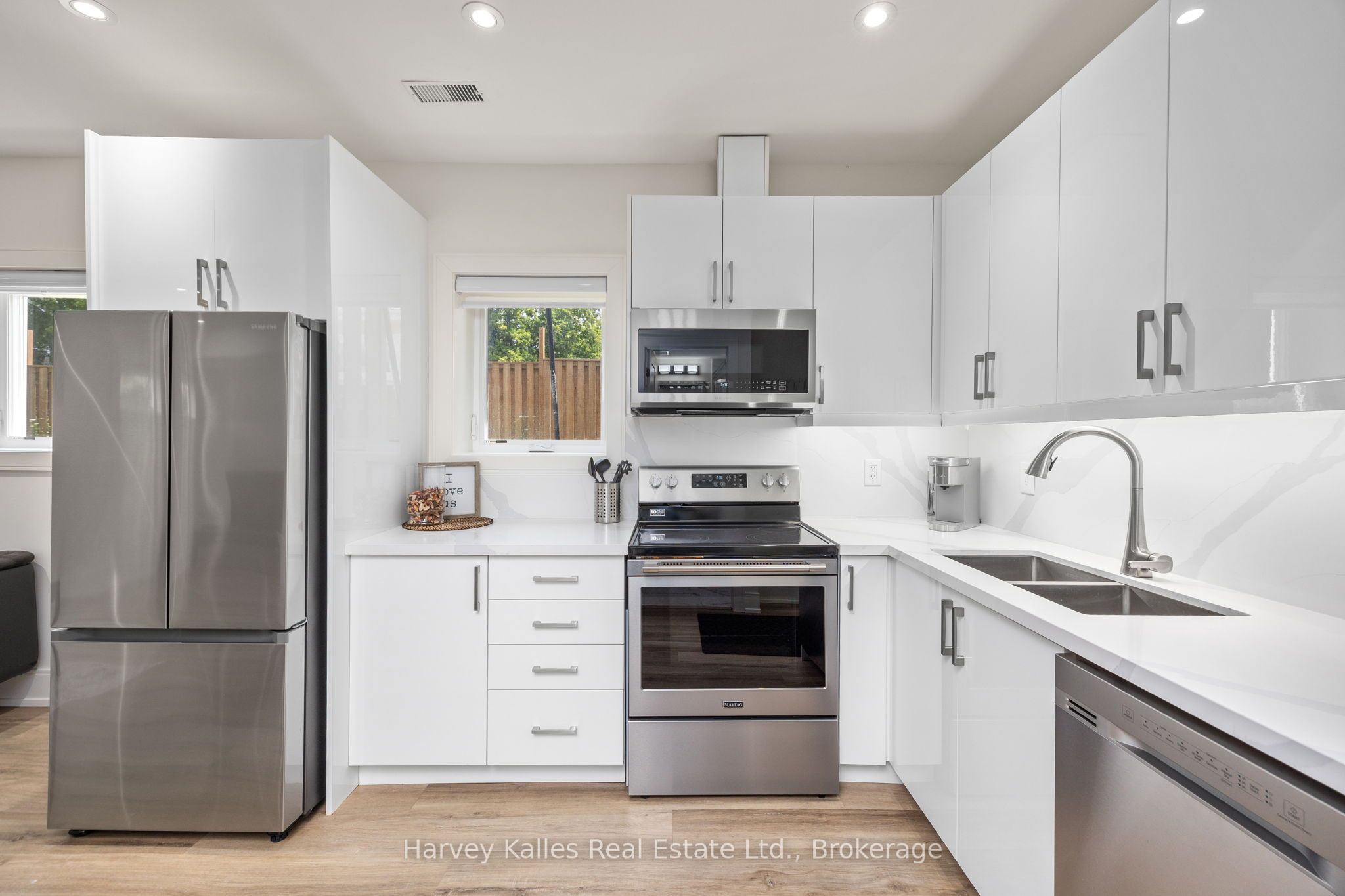 #unit C - 297 Seventh Street Property Photo 7