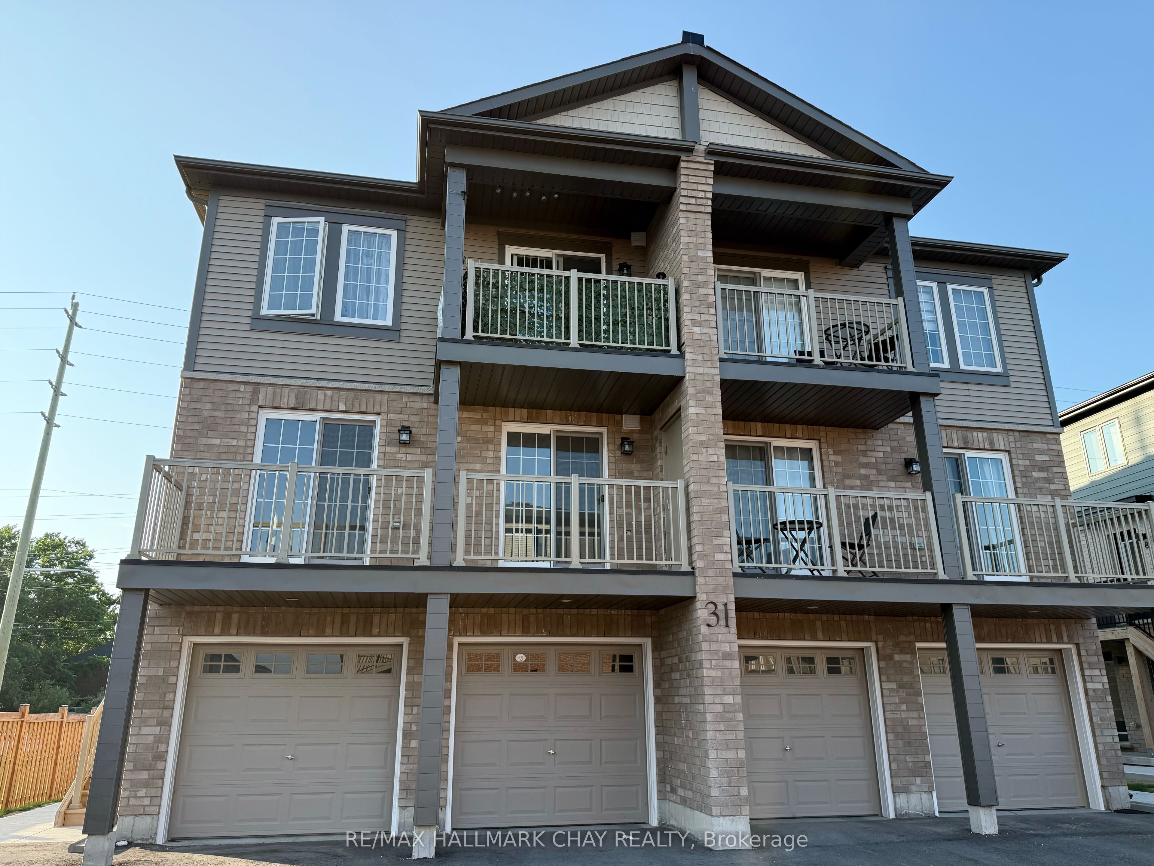 #2 - 31 Pumpkin Corner Crescent Property Photo 1