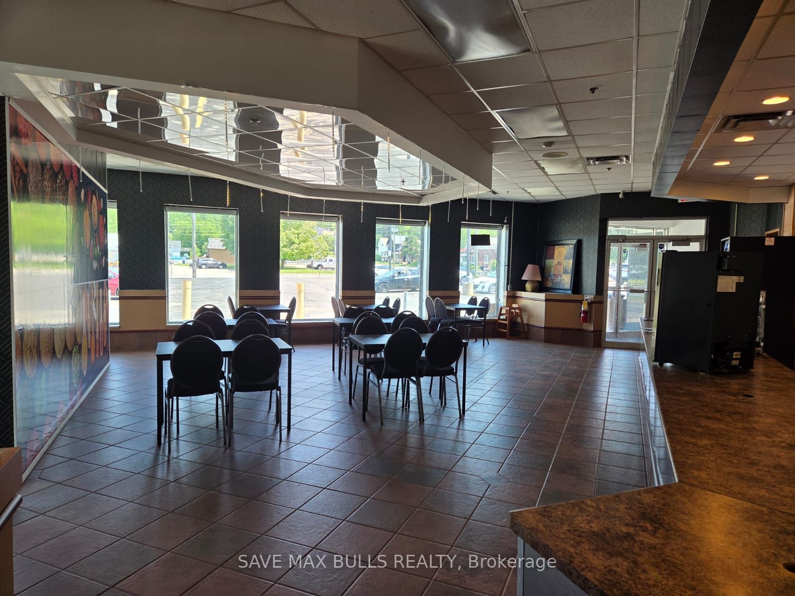 #unit A - 478 Bay Street Property Photo 5