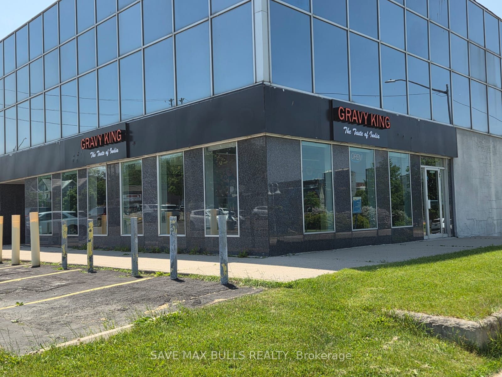 #unit A - 478 Bay Street Property Photo 10