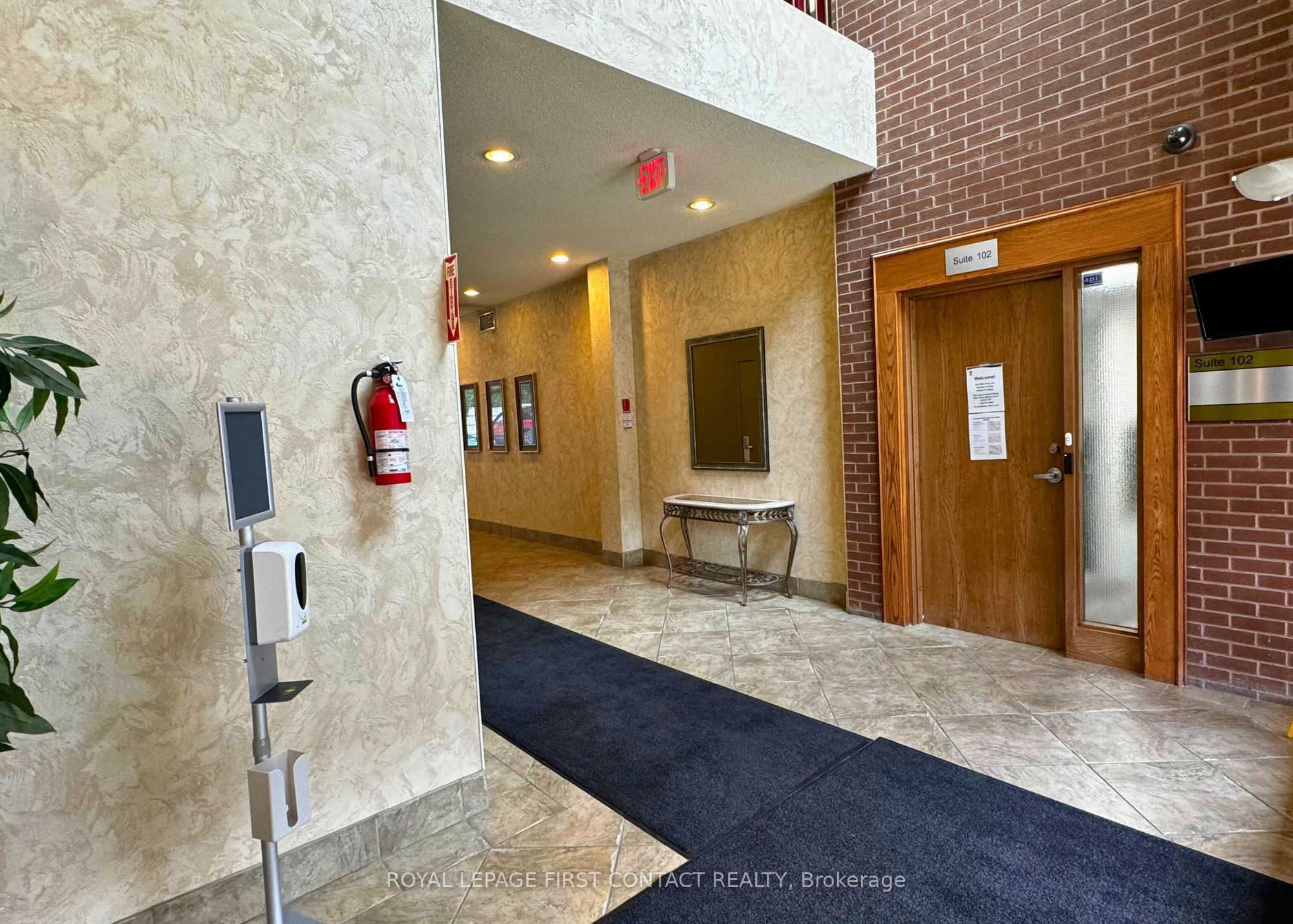 135 Bayfield Street 301 Property Photo 4