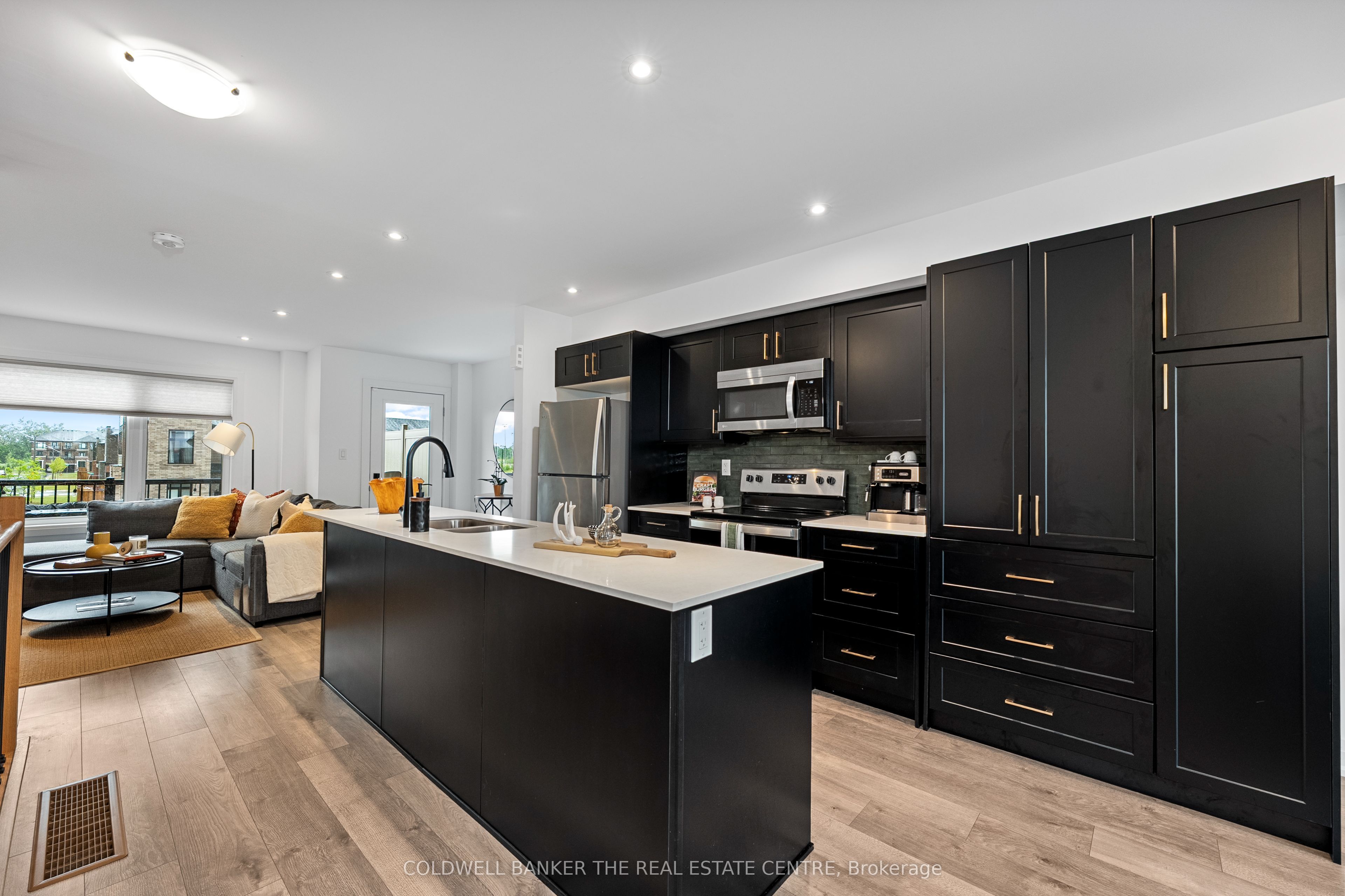121 Fairlane Avenue Property Photo 1