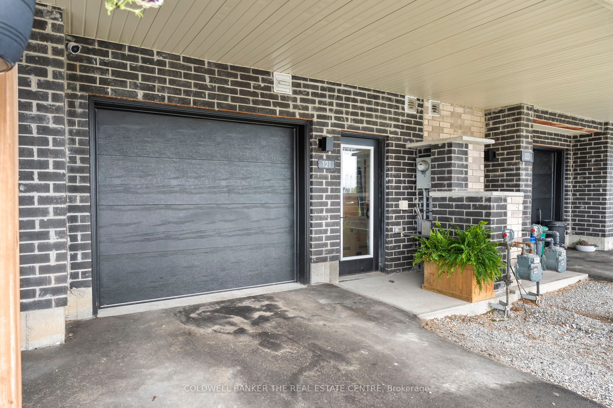 121 Fairlane Avenue Property Photo 21