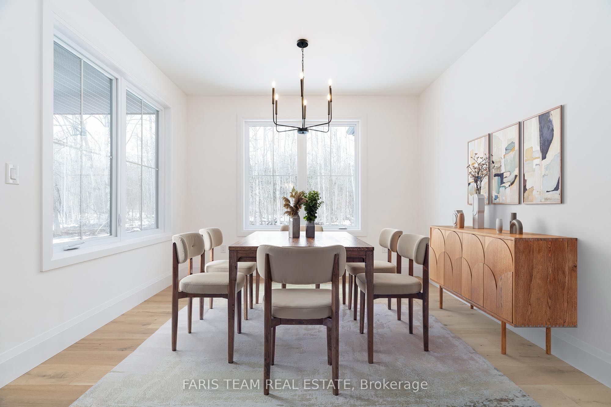 262 Lakeshore Road W Property Photo 8