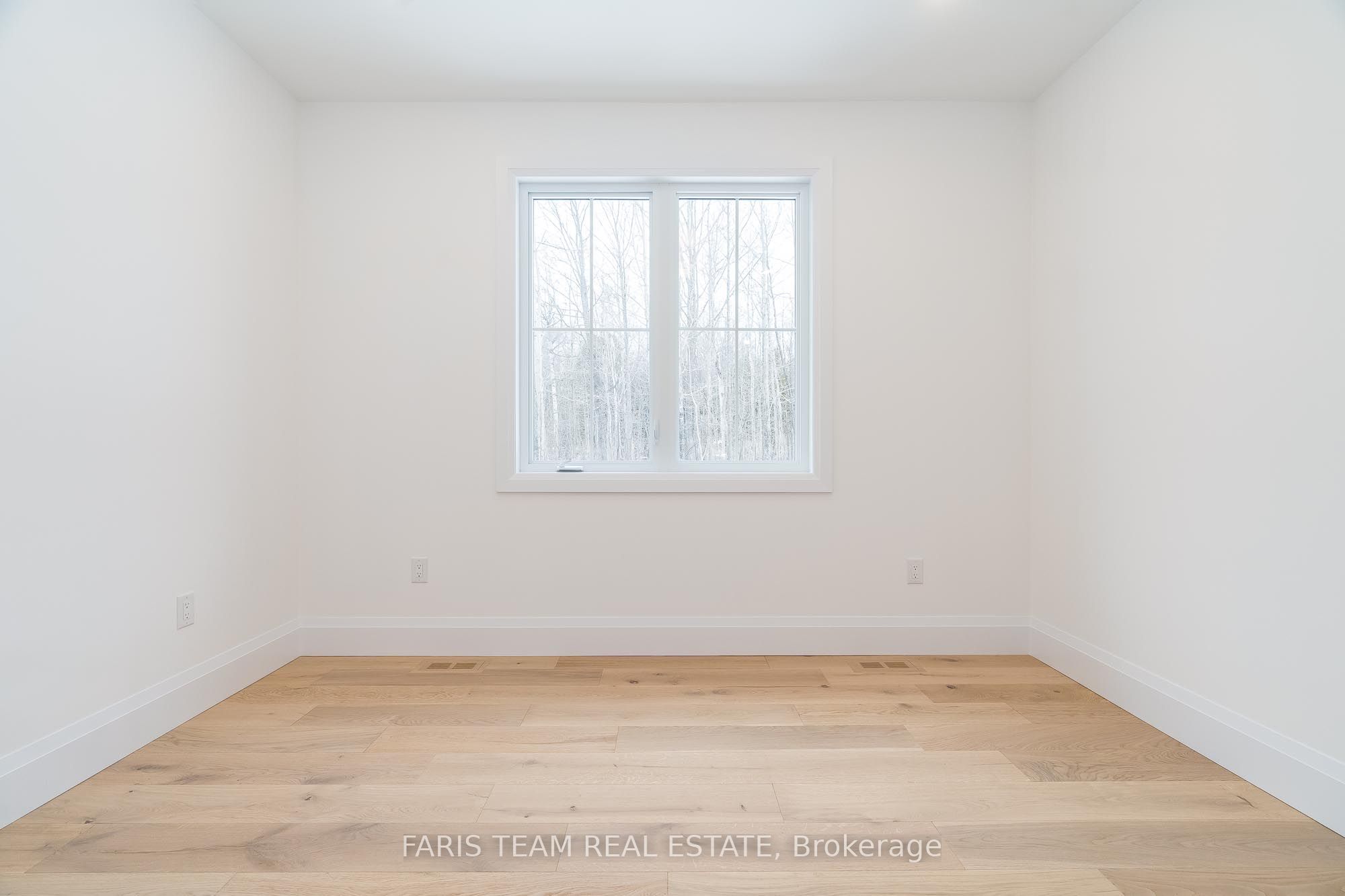 262 Lakeshore Road W Property Photo 23