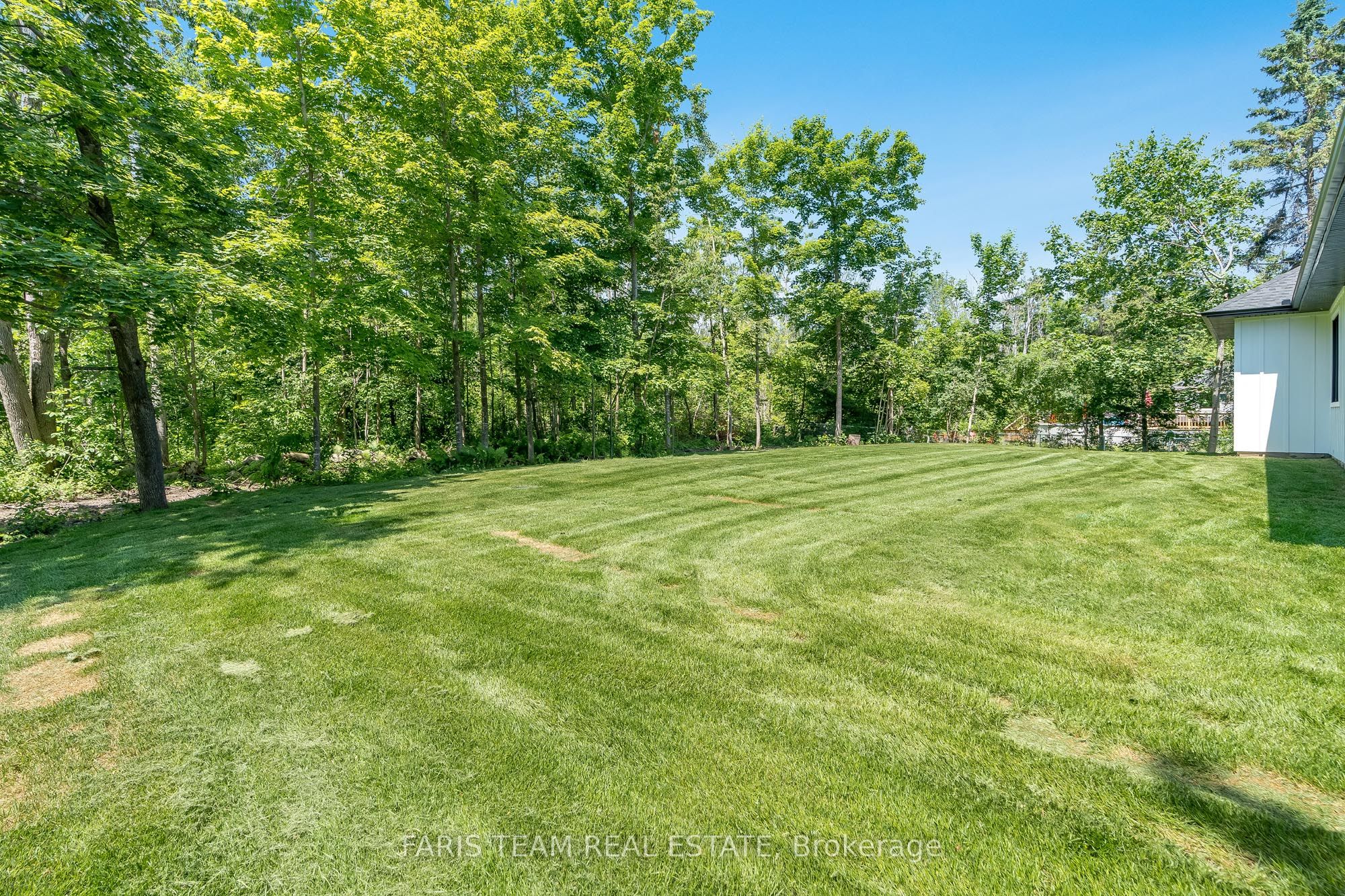 262 Lakeshore Road W Property Photo 29