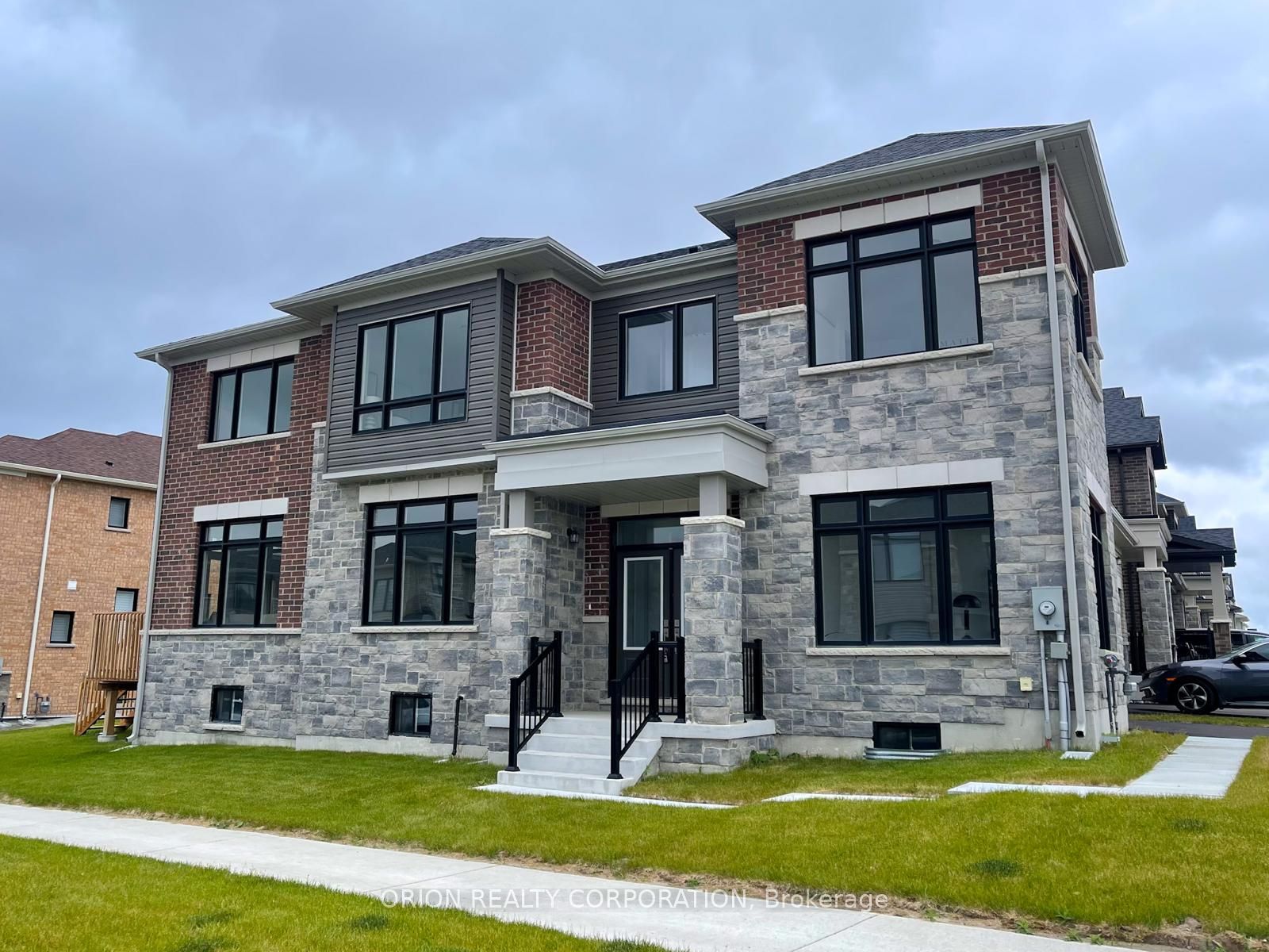 147 Fenchurch Manor Picture