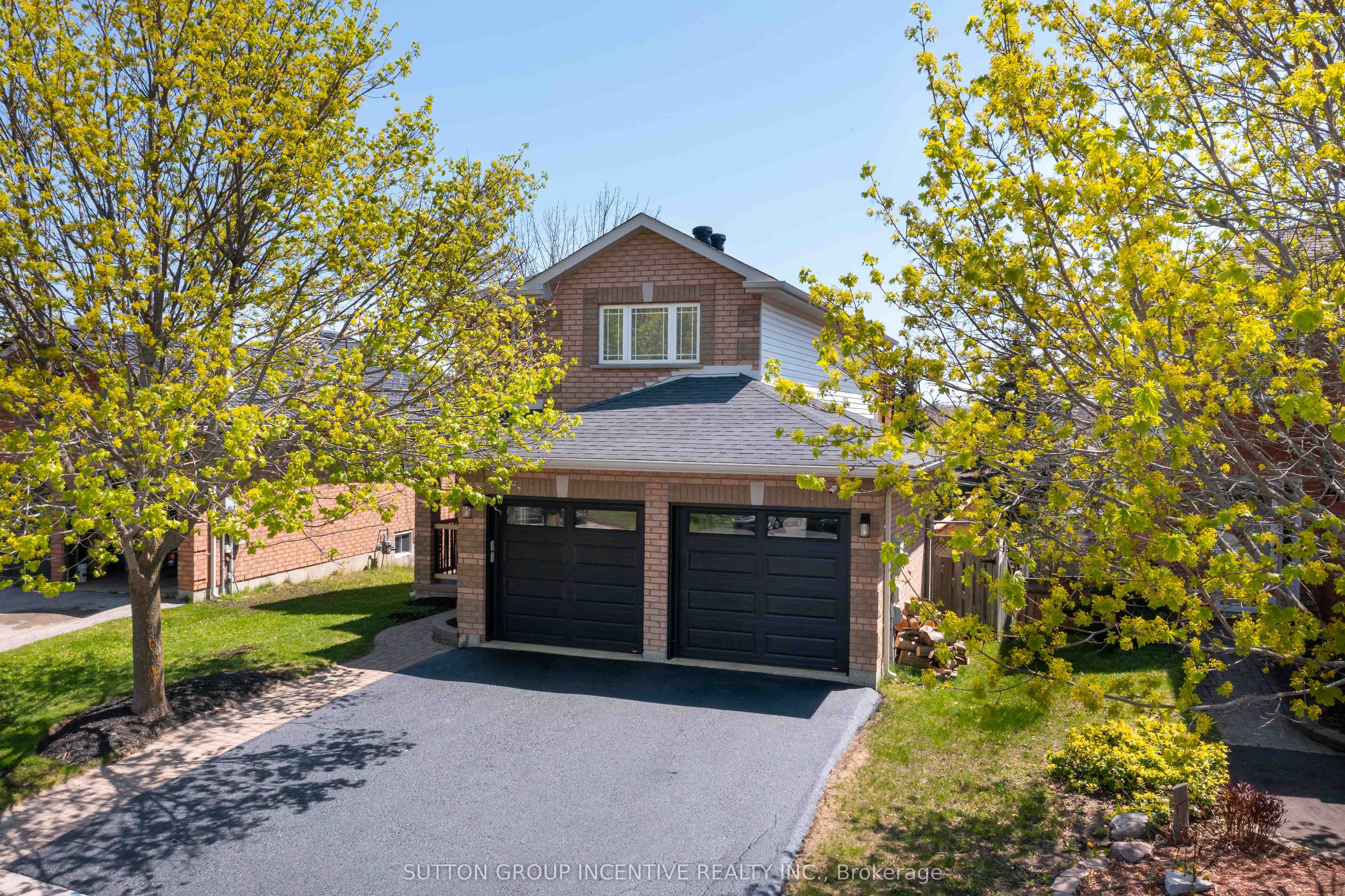55 Vanessa Dr Property Photo 1