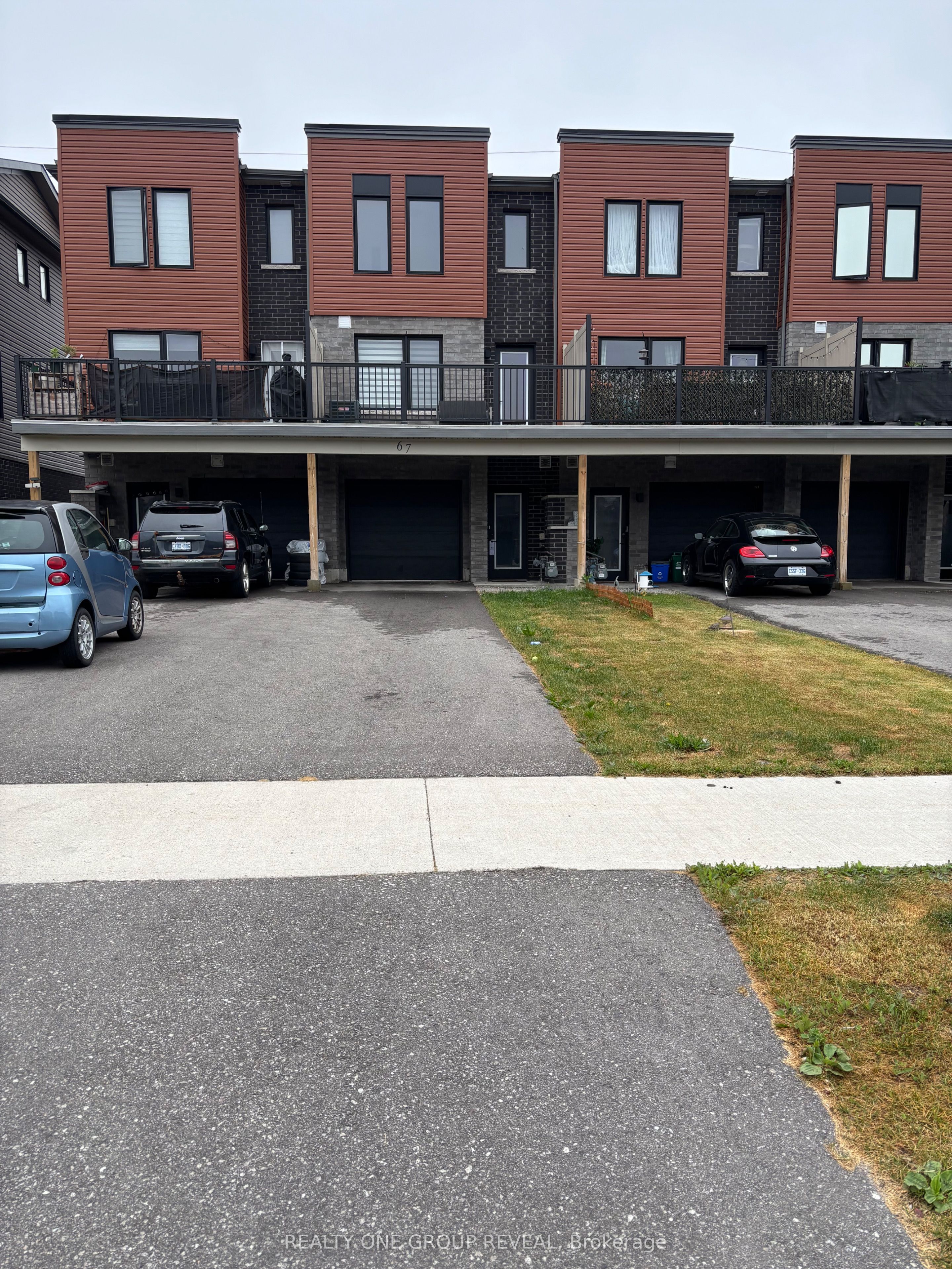 67 Fairlane Ave Property Photo 1