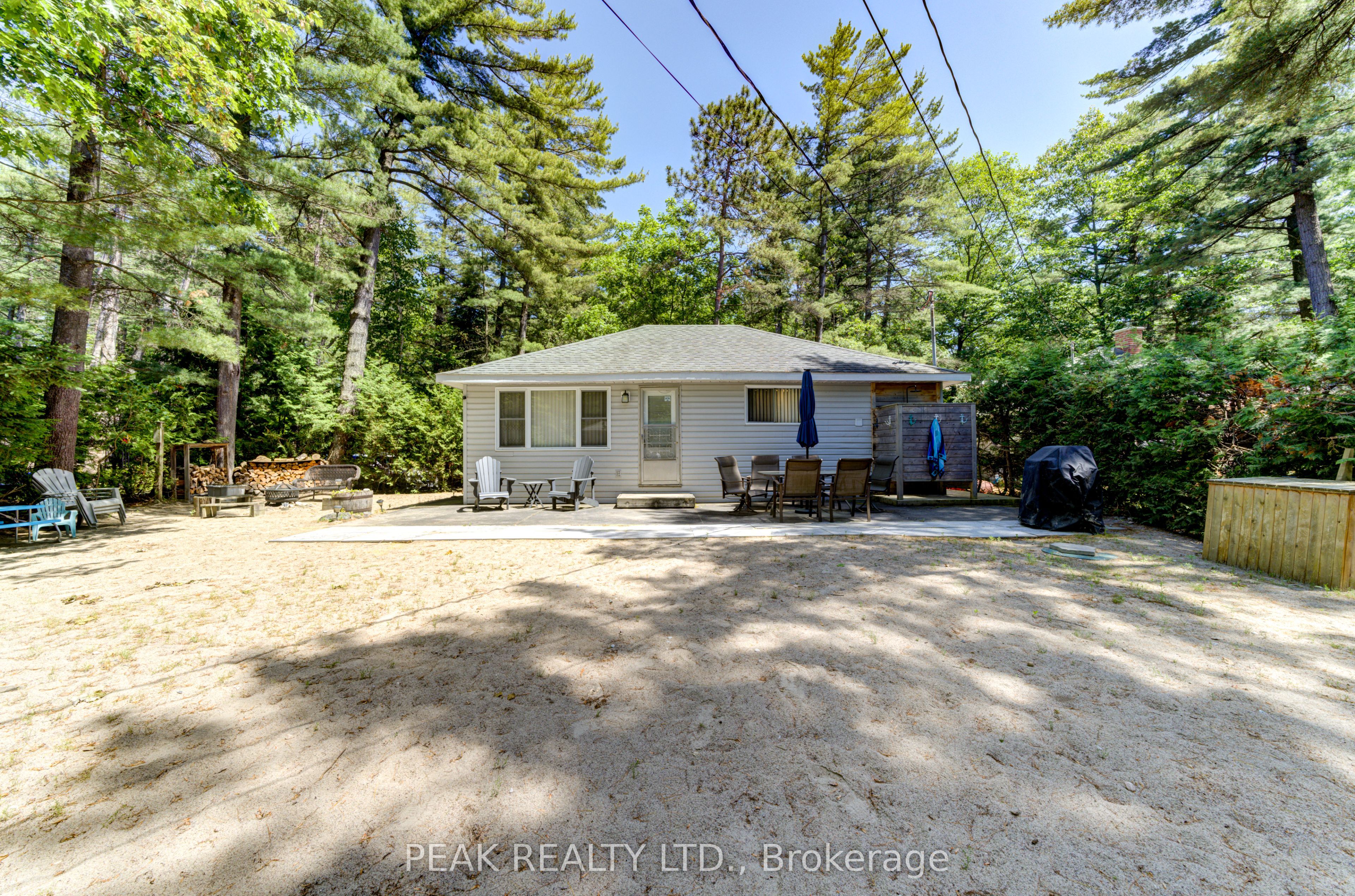 35 Lakeside Dr Property Photo 1