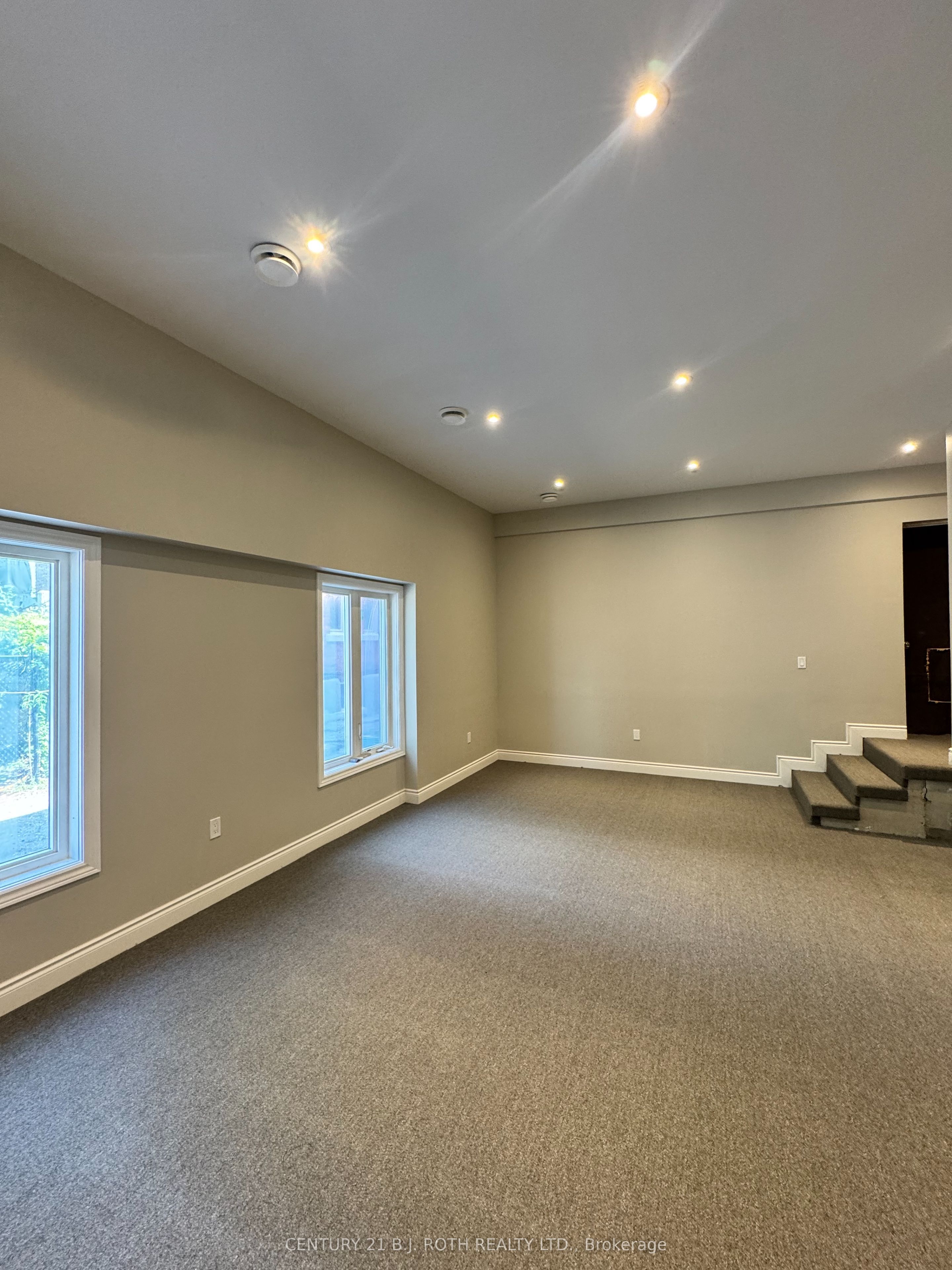 #back - 58 Mary Street Property Photo 3