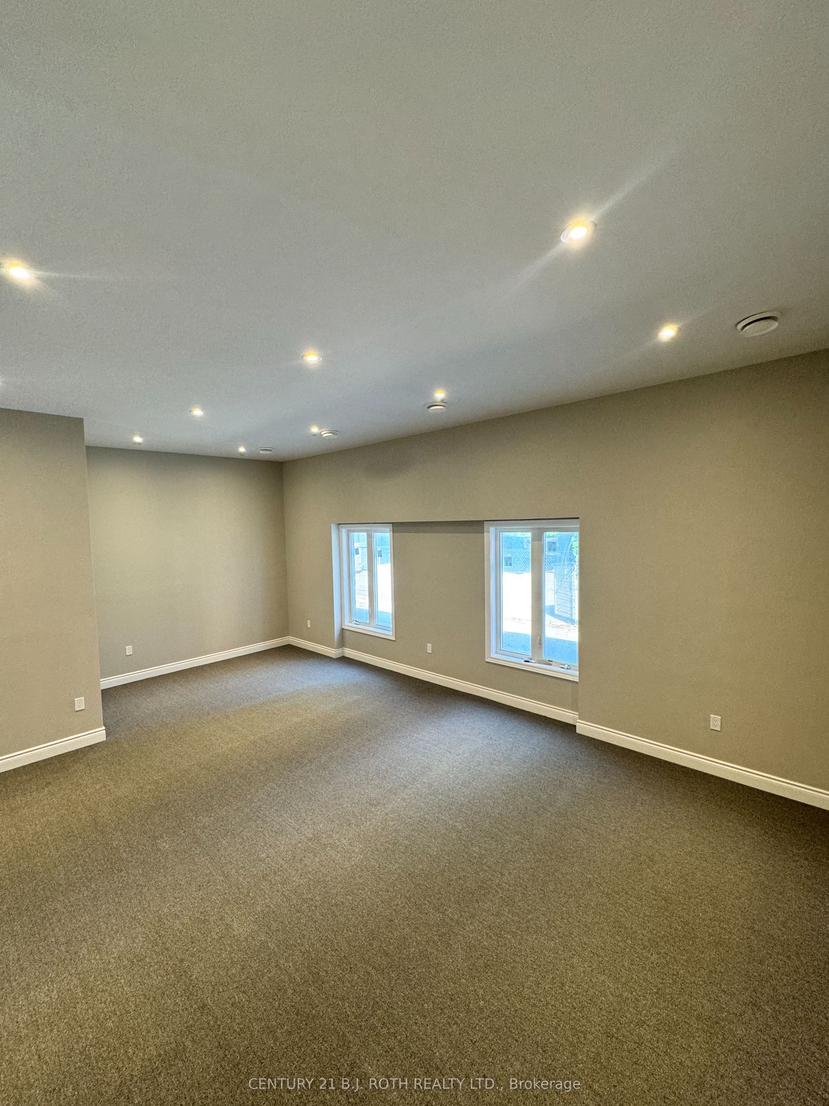 #back - 58 Mary Street Property Photo 4
