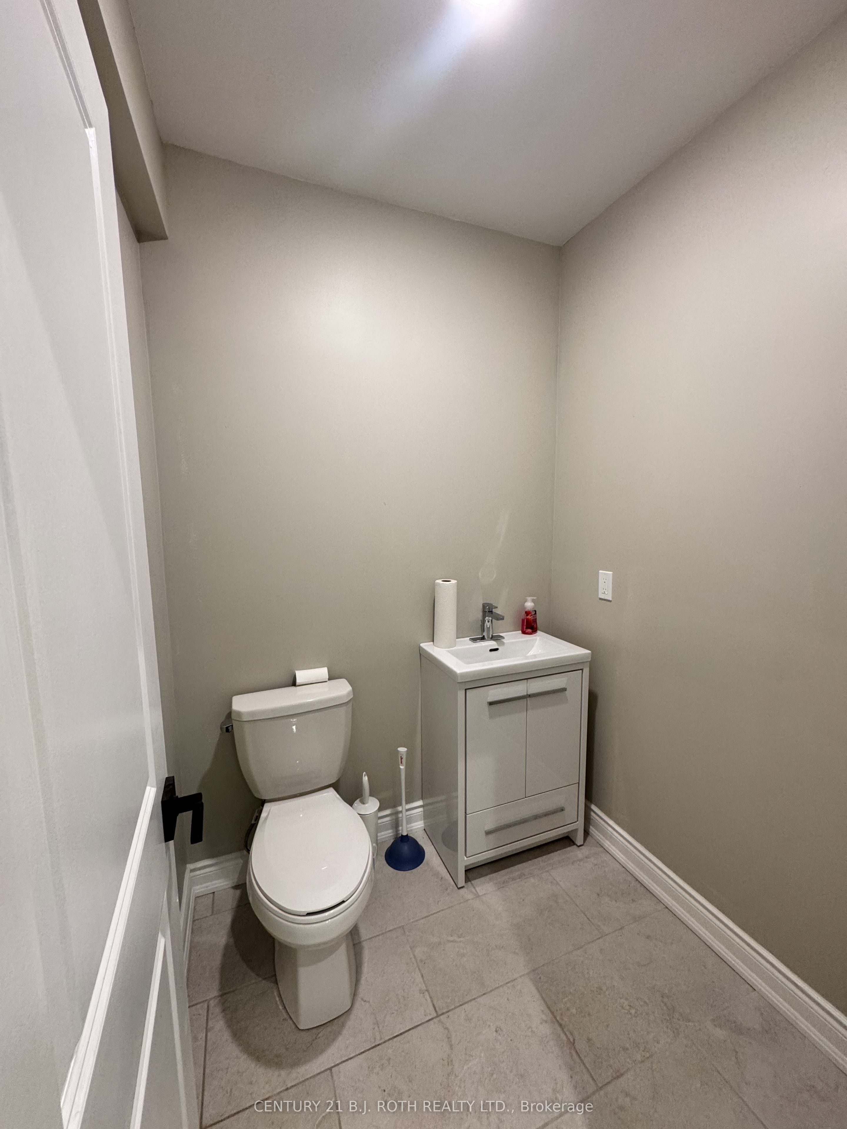 #back - 58 Mary Street Property Photo 6