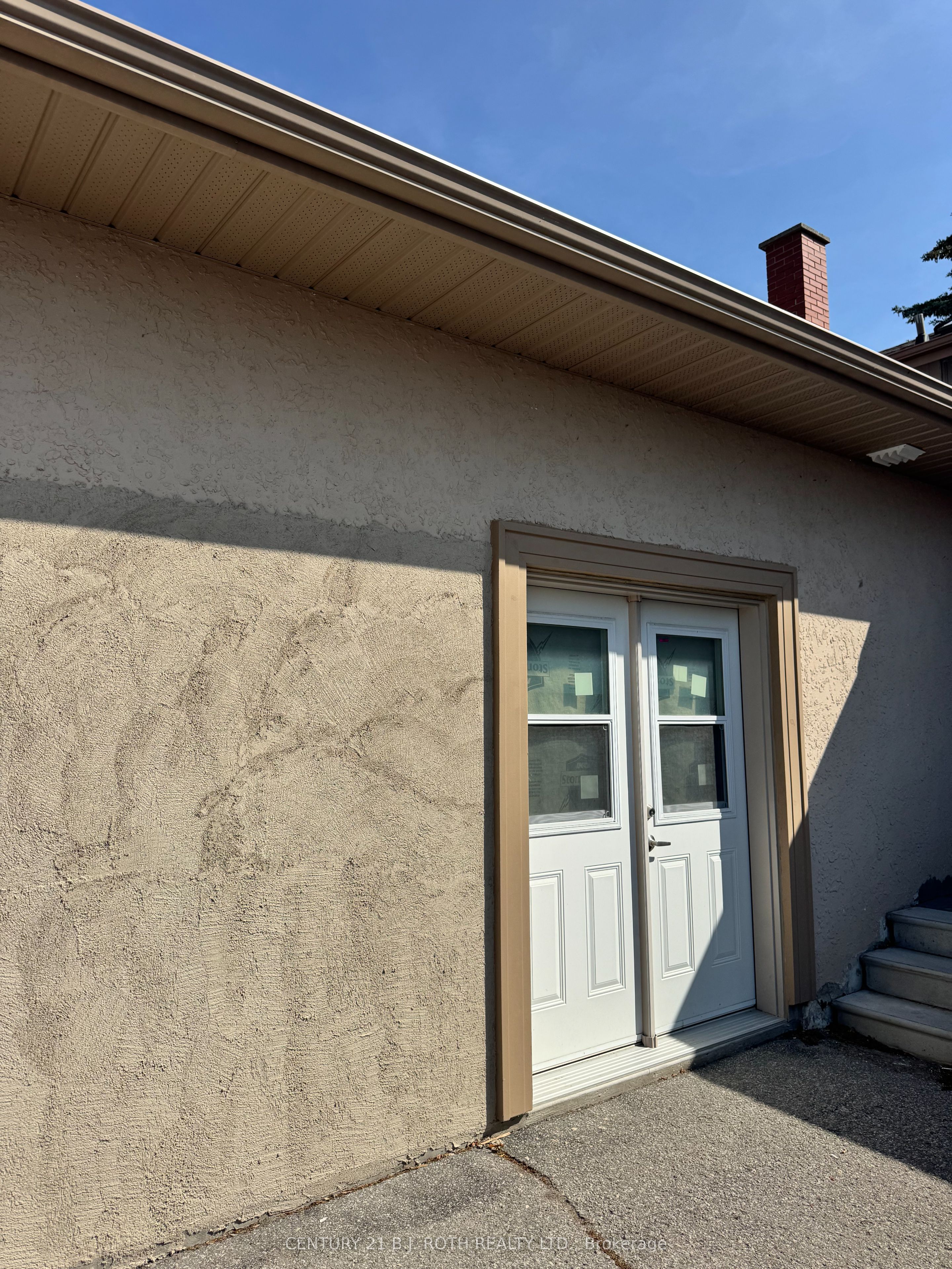 #back - 58 Mary Street Property Photo 7