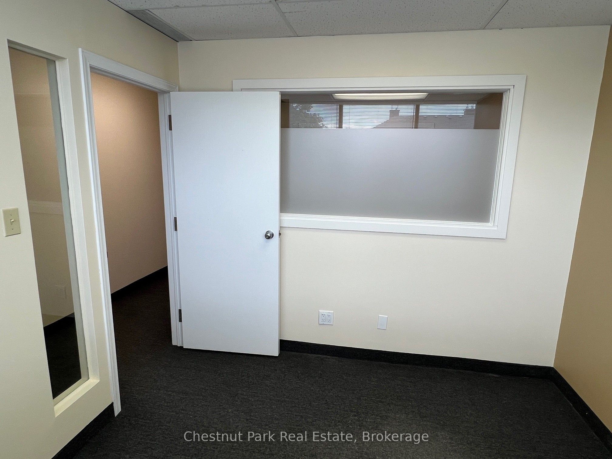 186 Hurontario Street 205 Property Photo 8
