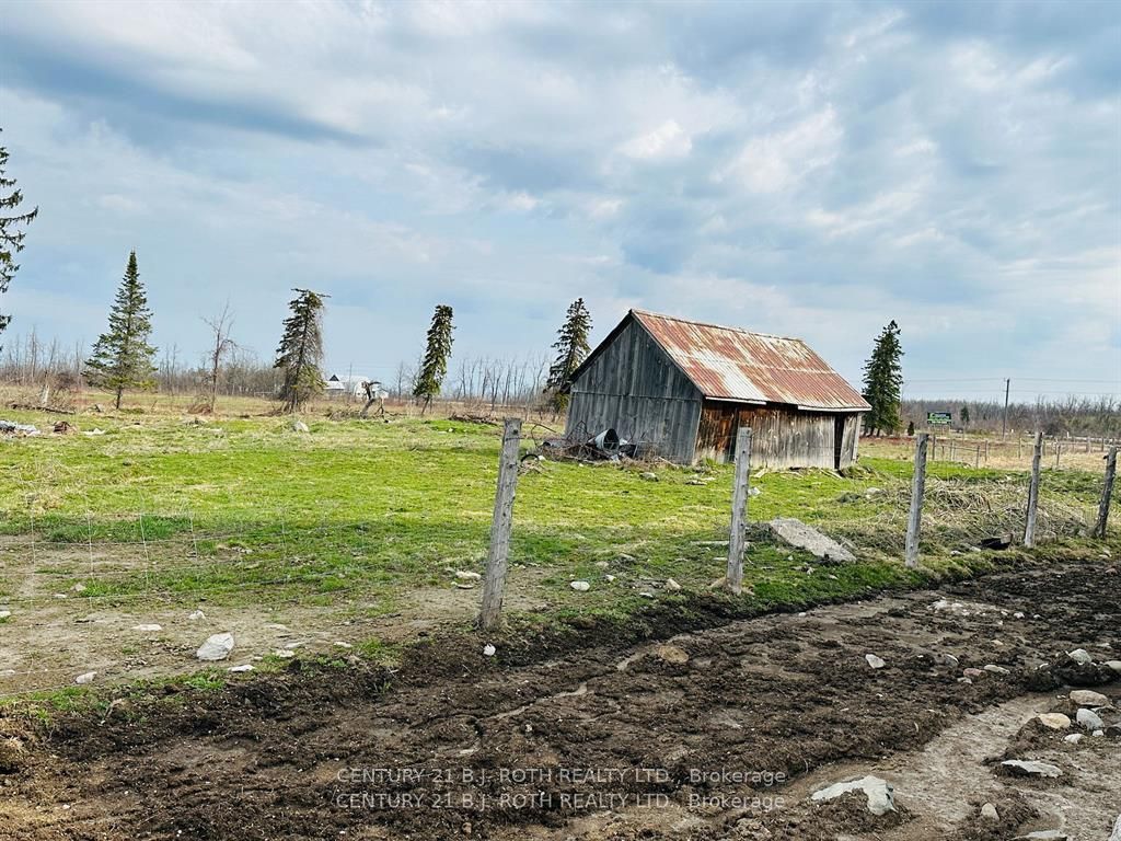 10 12 Line N Property Photo 22