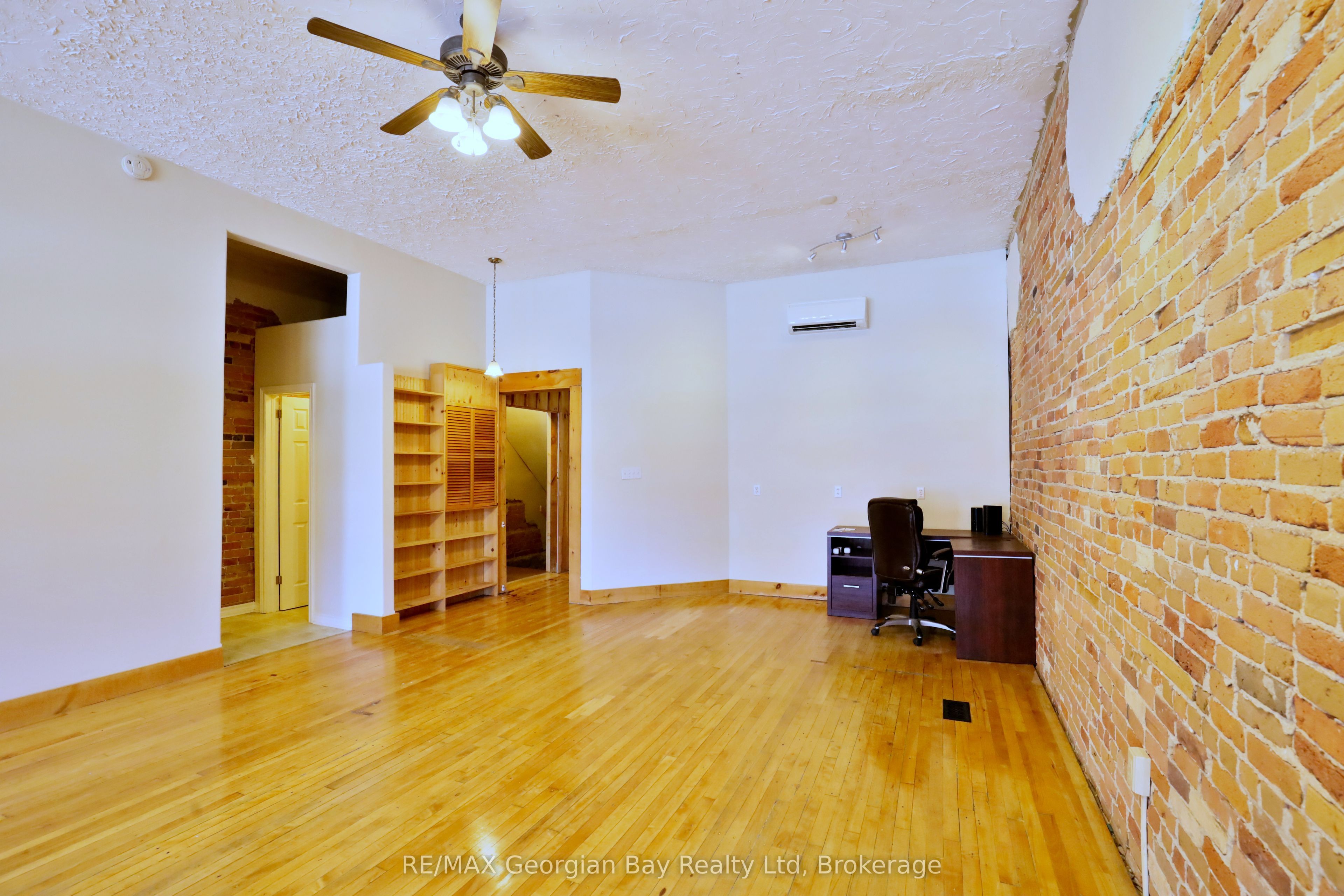 98 Main Street Property Photo 4