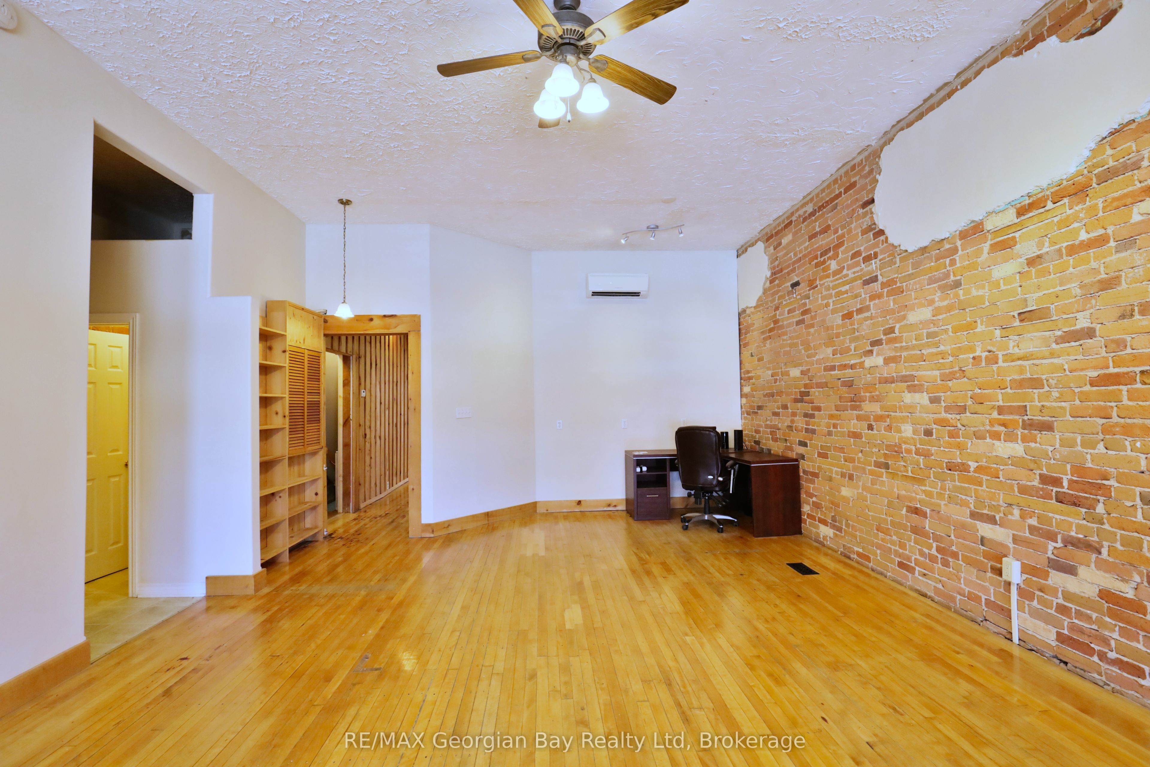 98 Main Street Property Photo 5