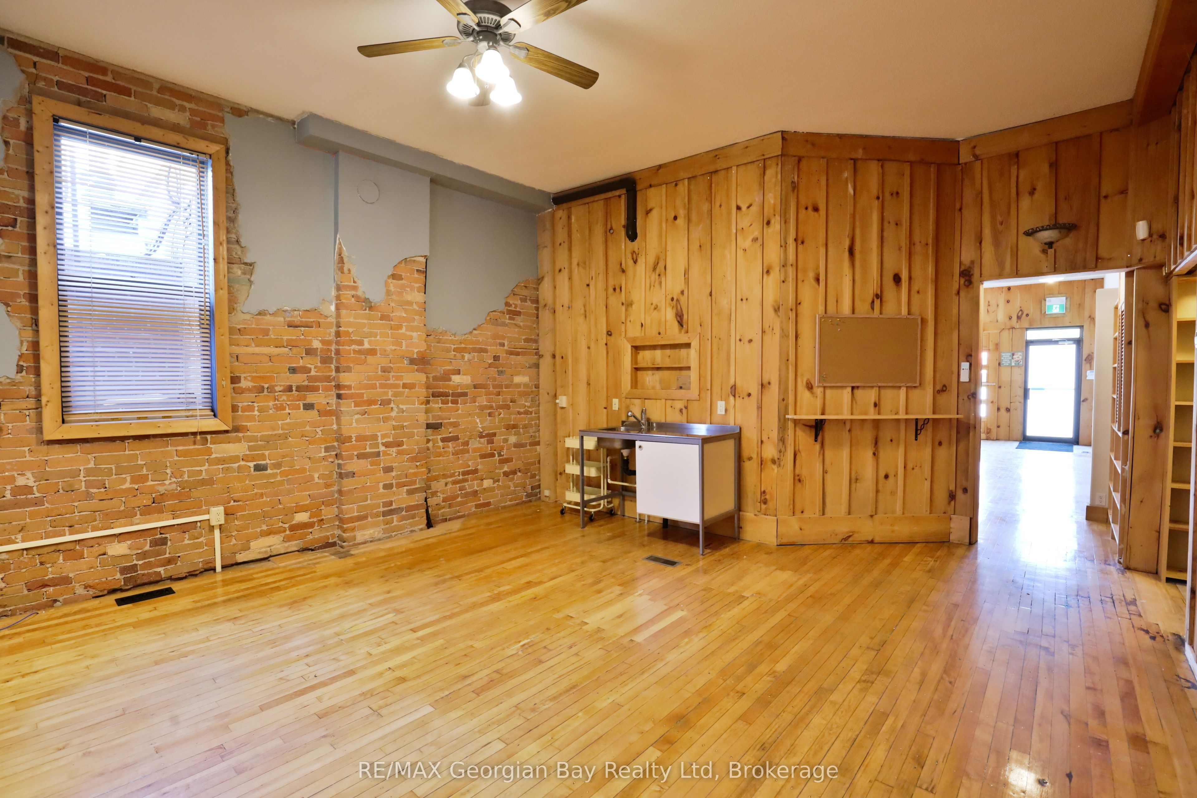 98 Main Street Property Photo 7
