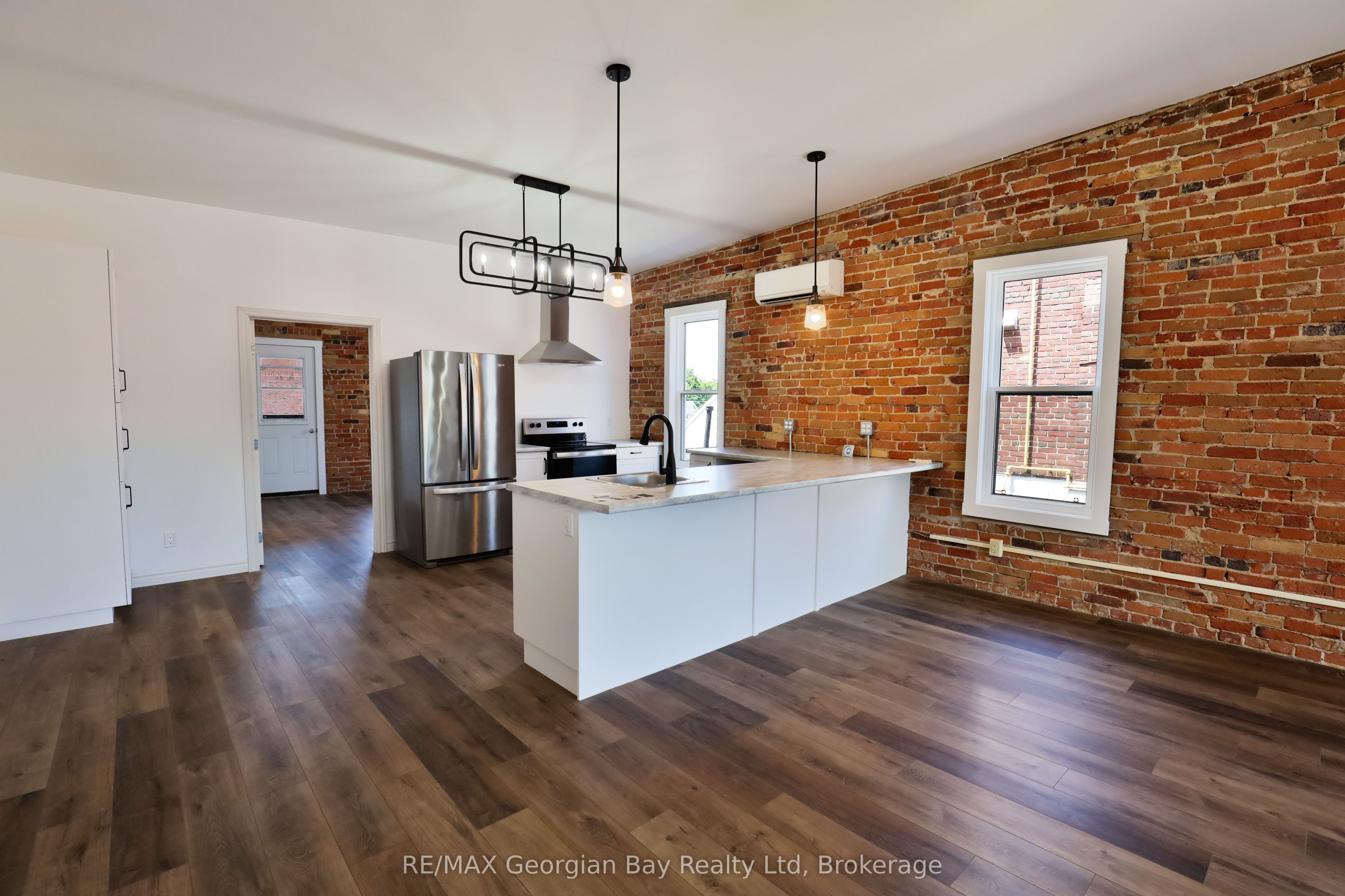 98 Main Street Property Photo 17