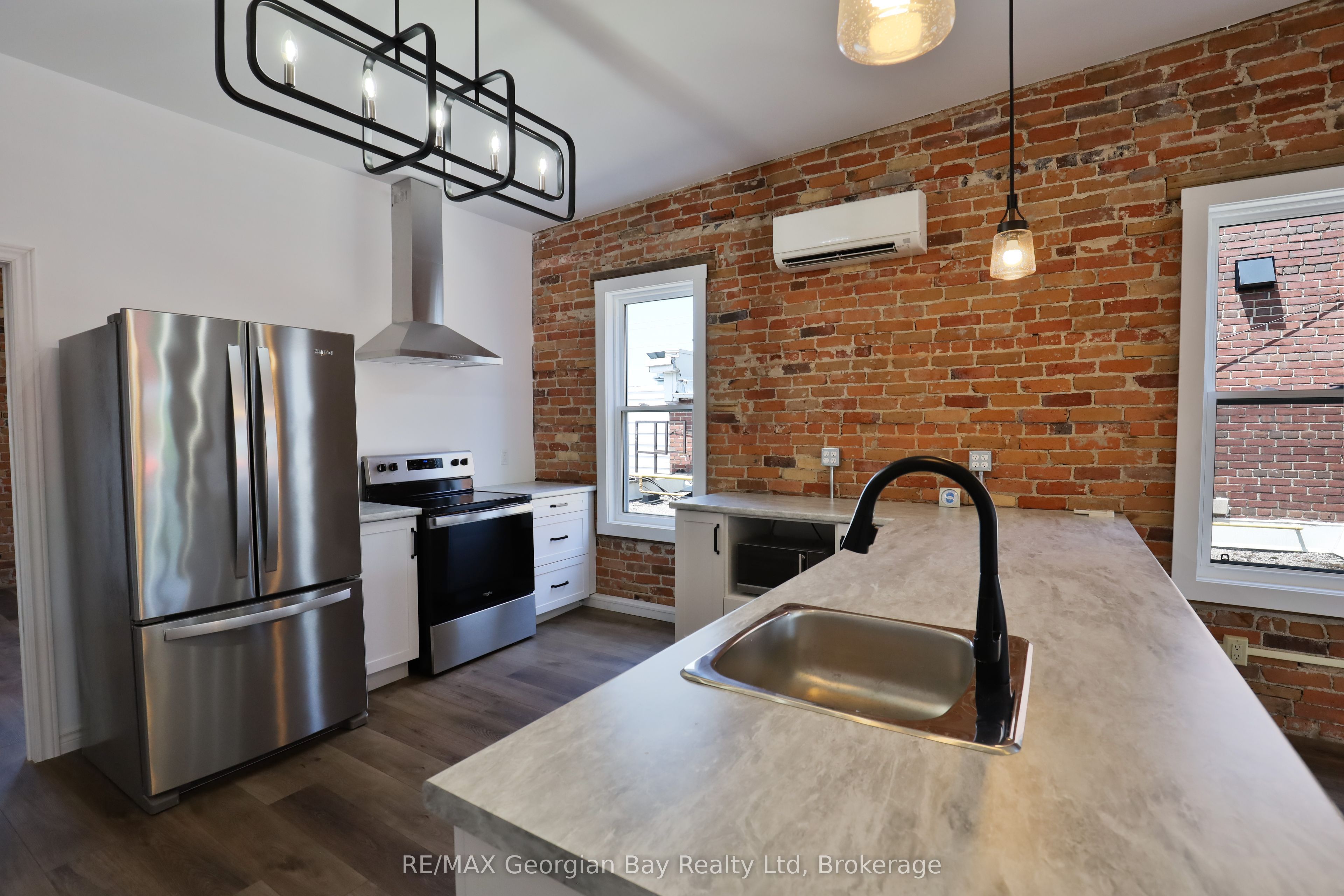98 Main Street Property Photo 18