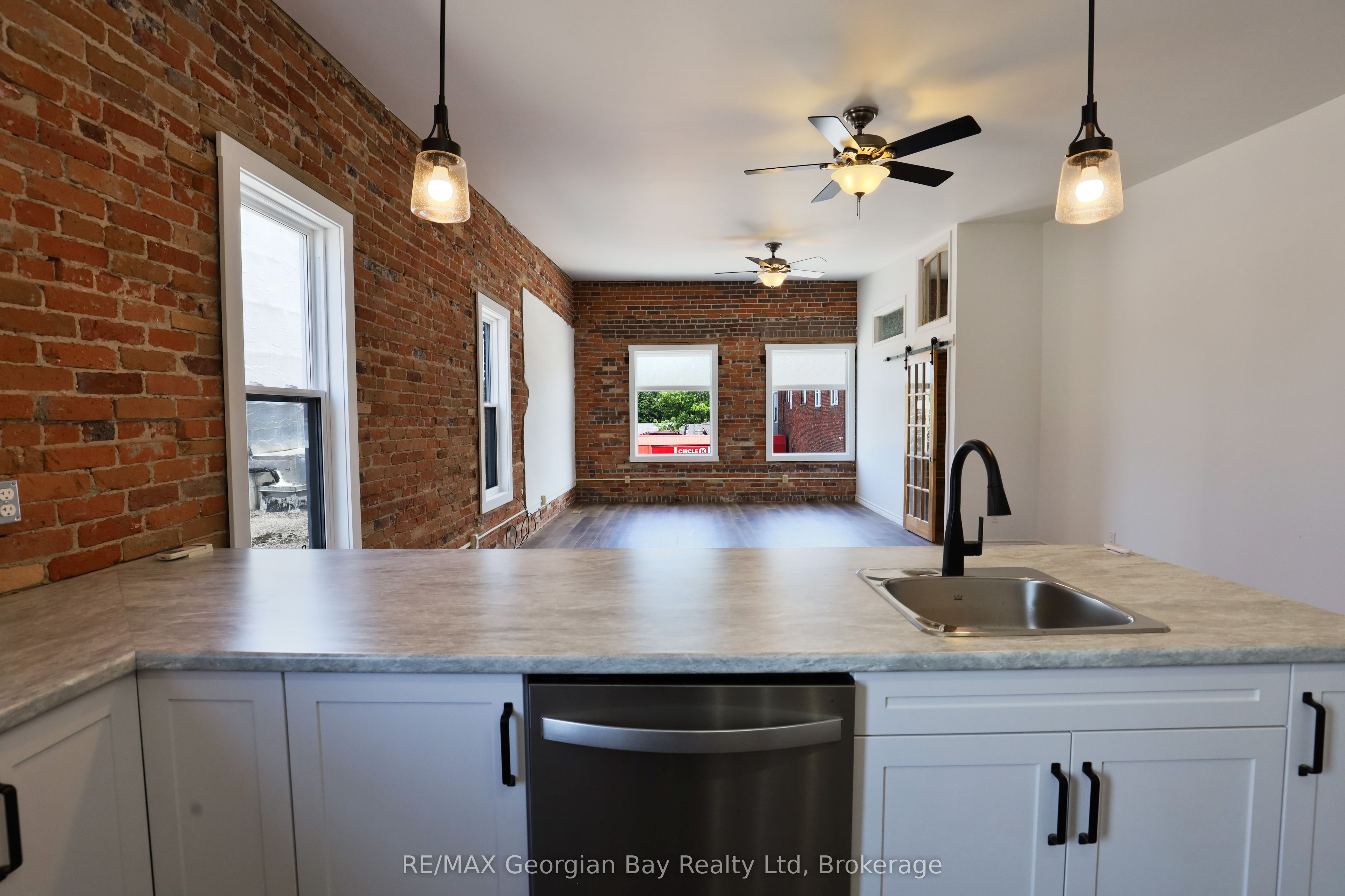 98 Main Street Property Photo 19