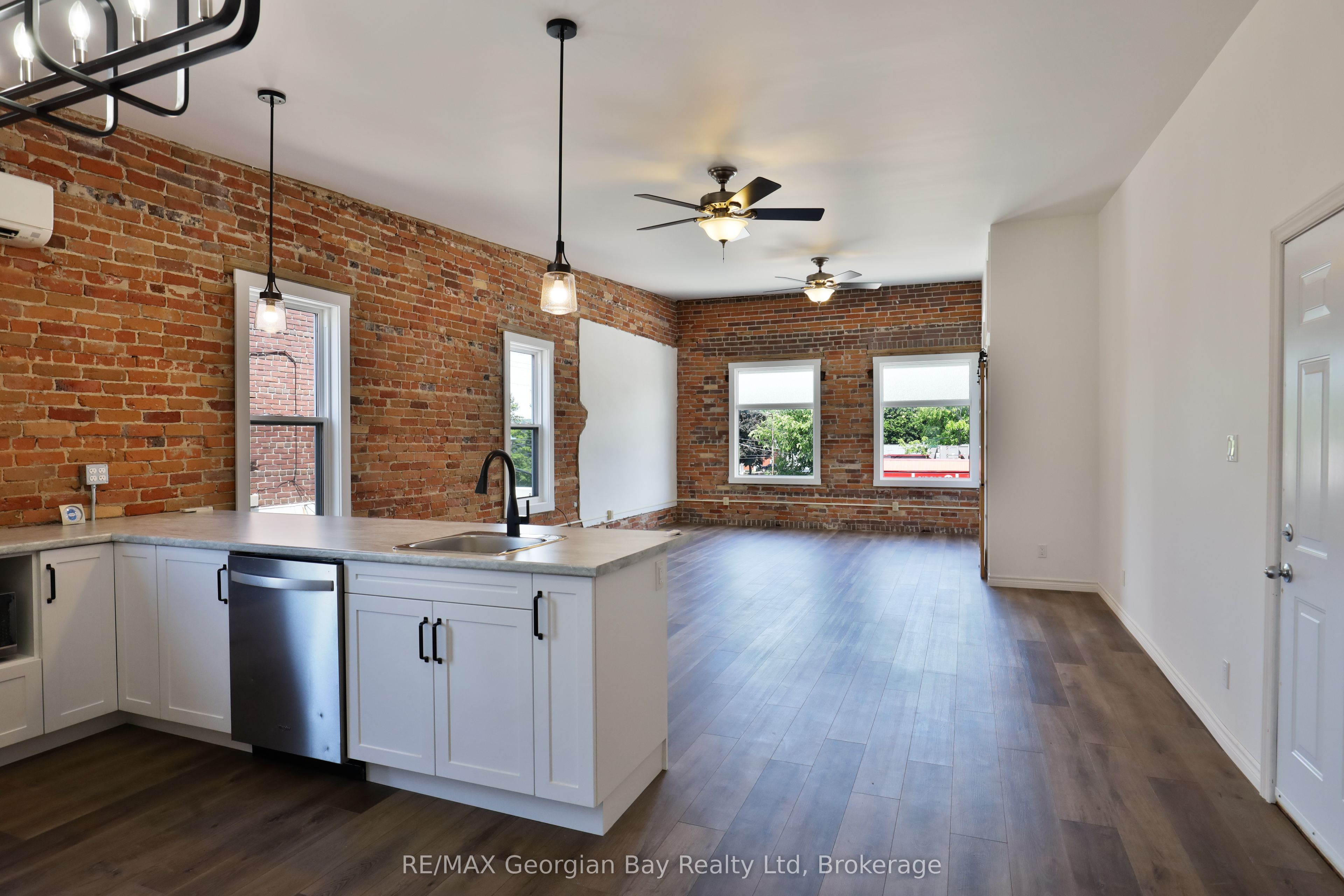 98 Main Street Property Photo 20