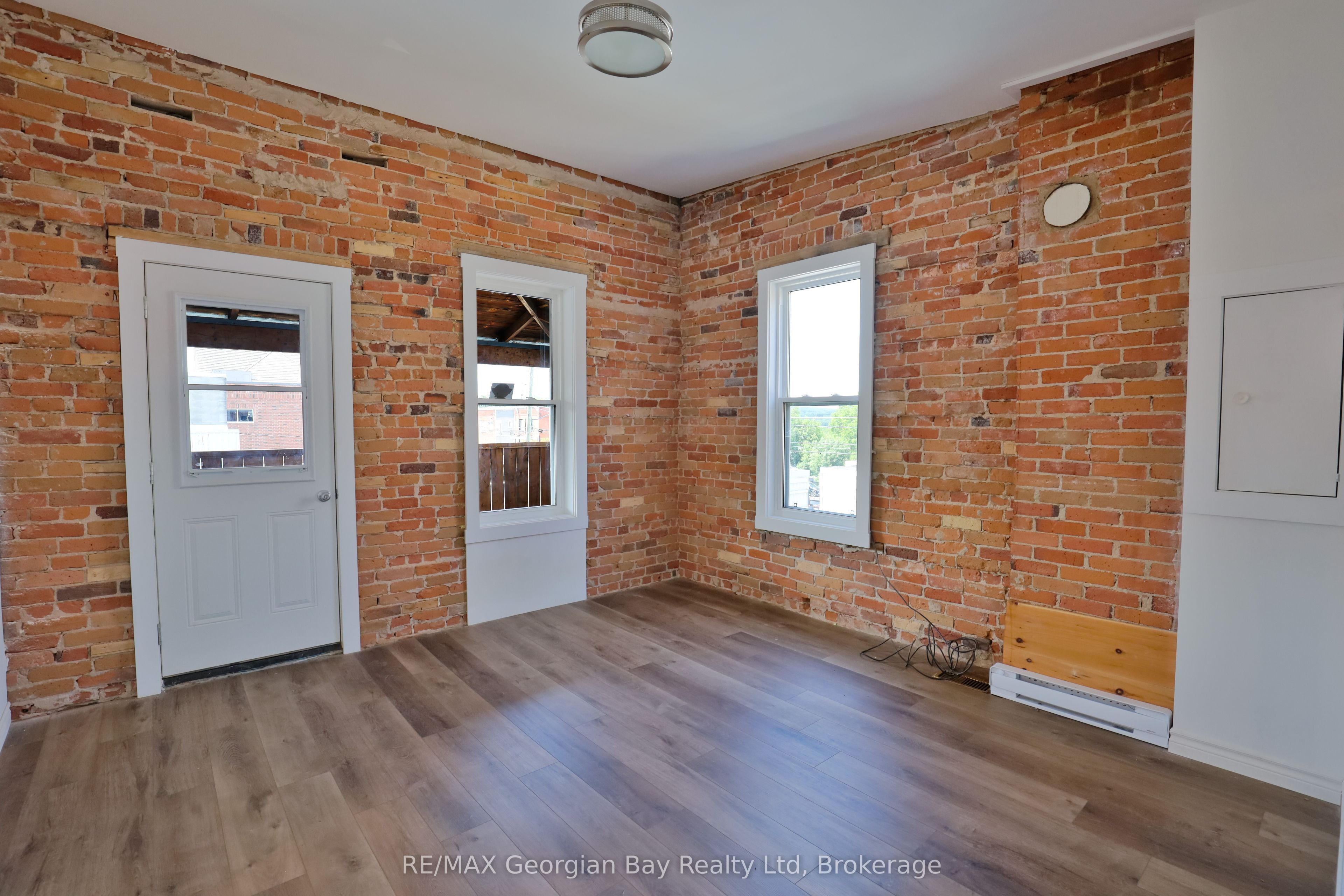 98 Main Street Property Photo 25