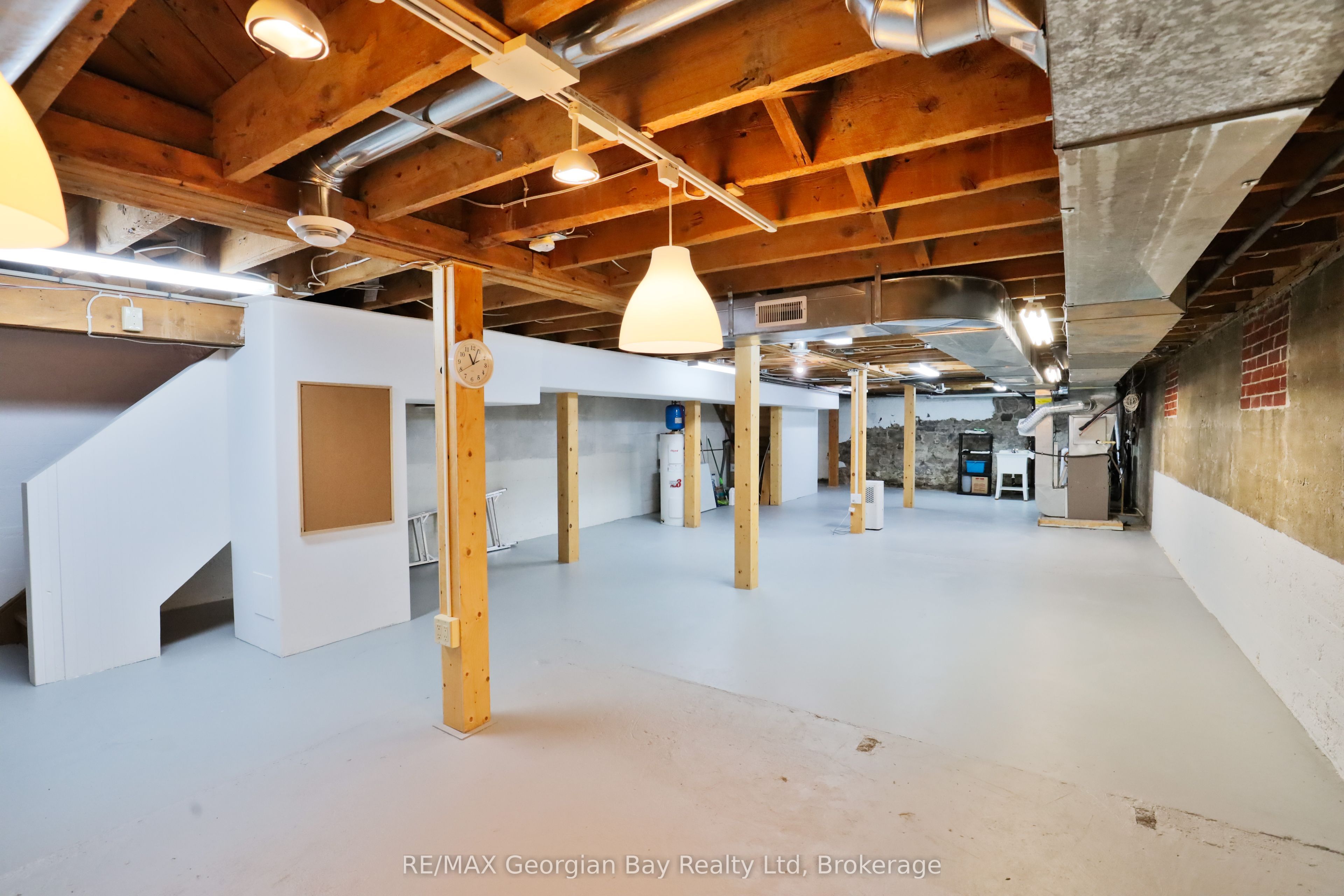 98 Main Street Property Photo 30