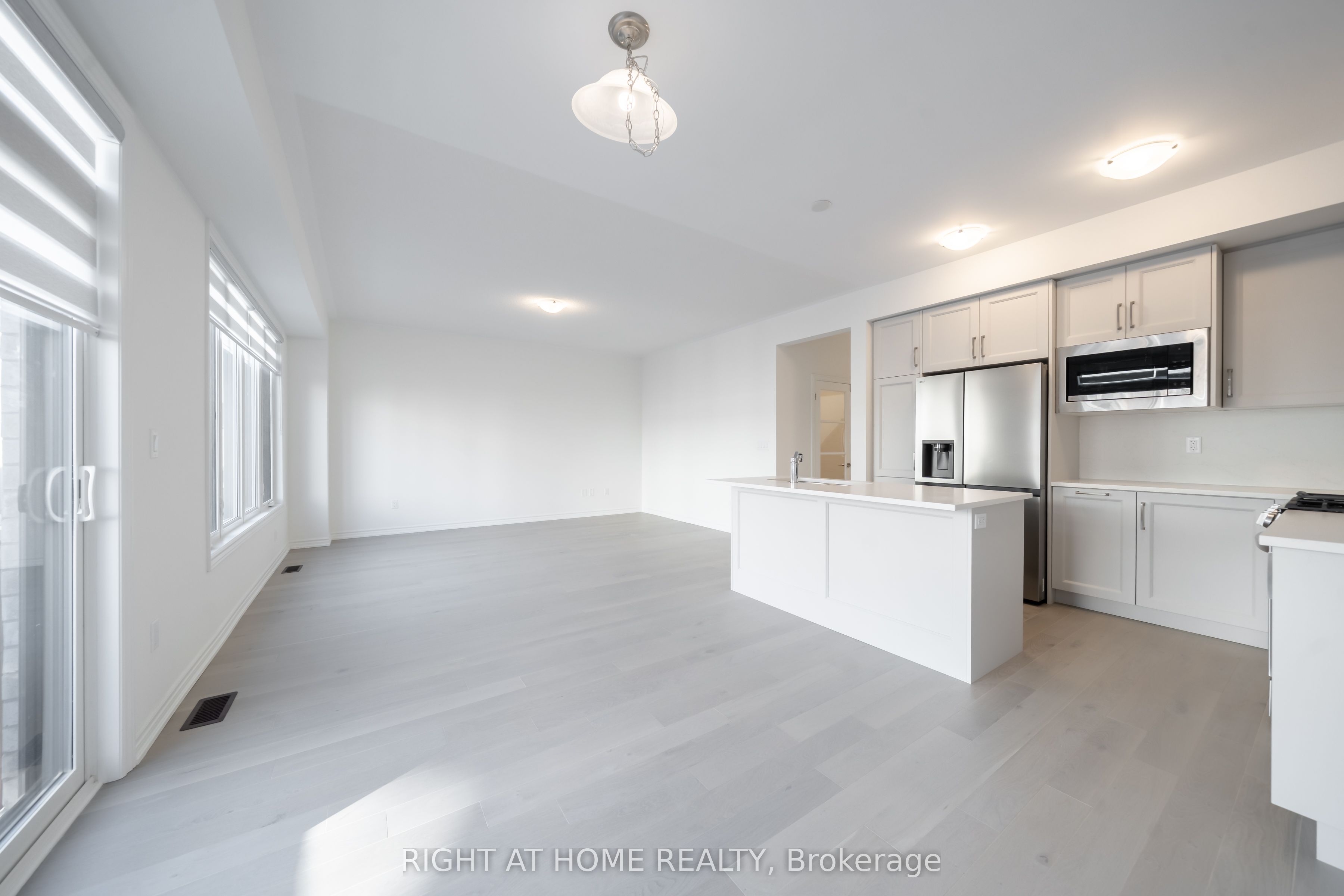 26 West Oak Trail Property Photo 1