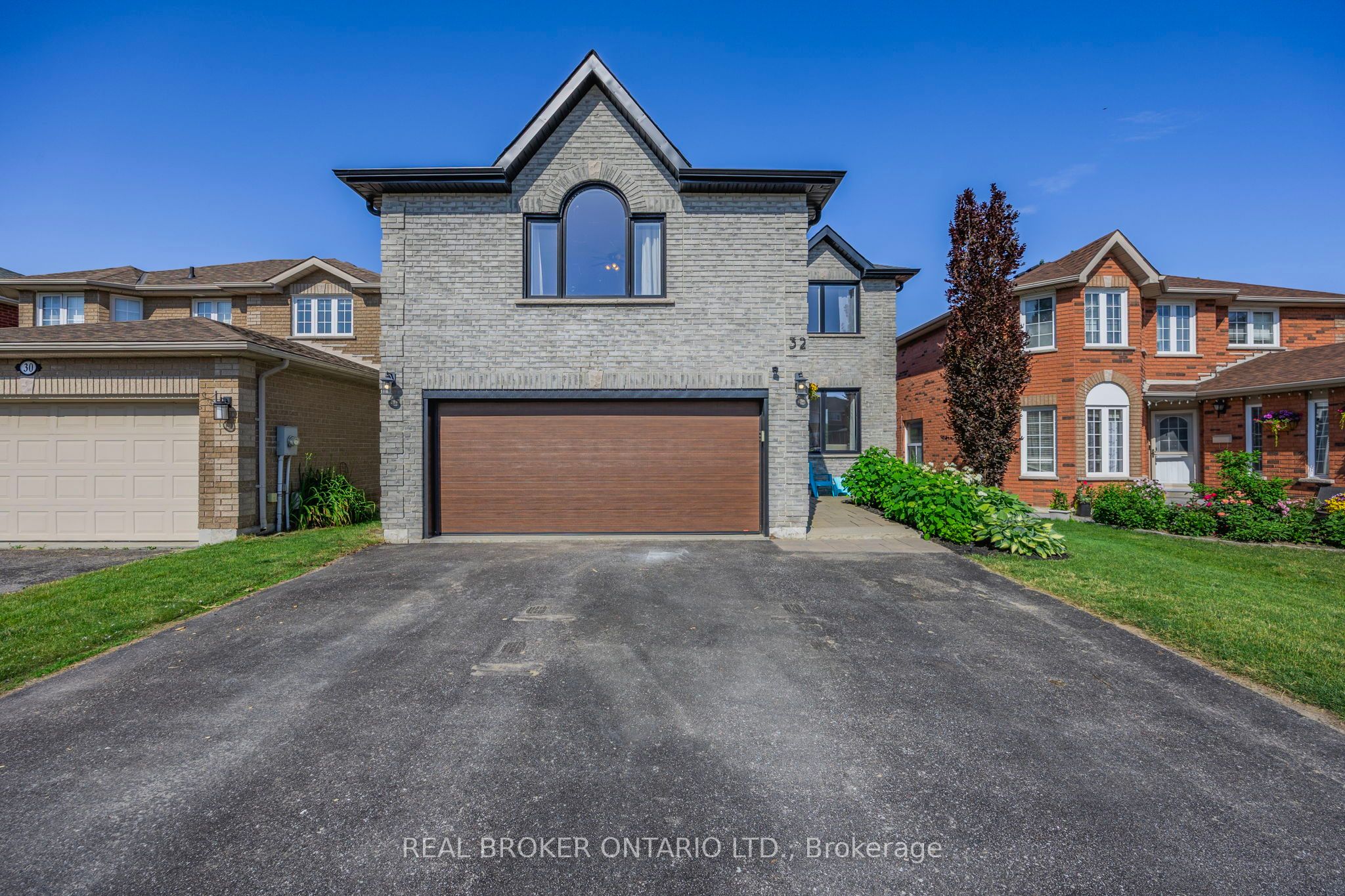 32 BLACK WILLOW Drive Property Photo 1