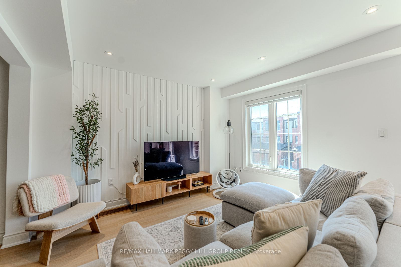 48 Hay Lane Property Photo 3
