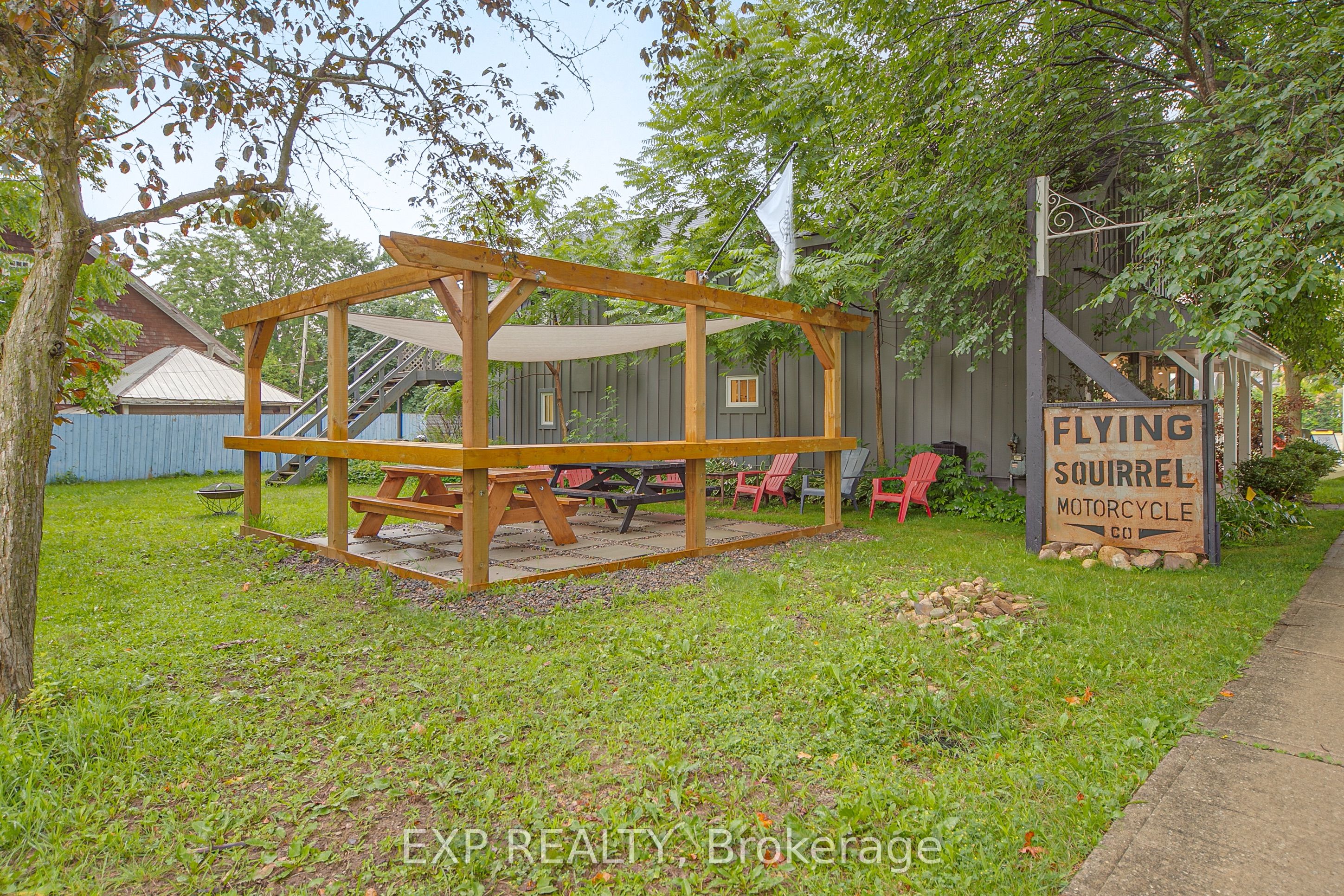 2 Francis Street Property Photo 9