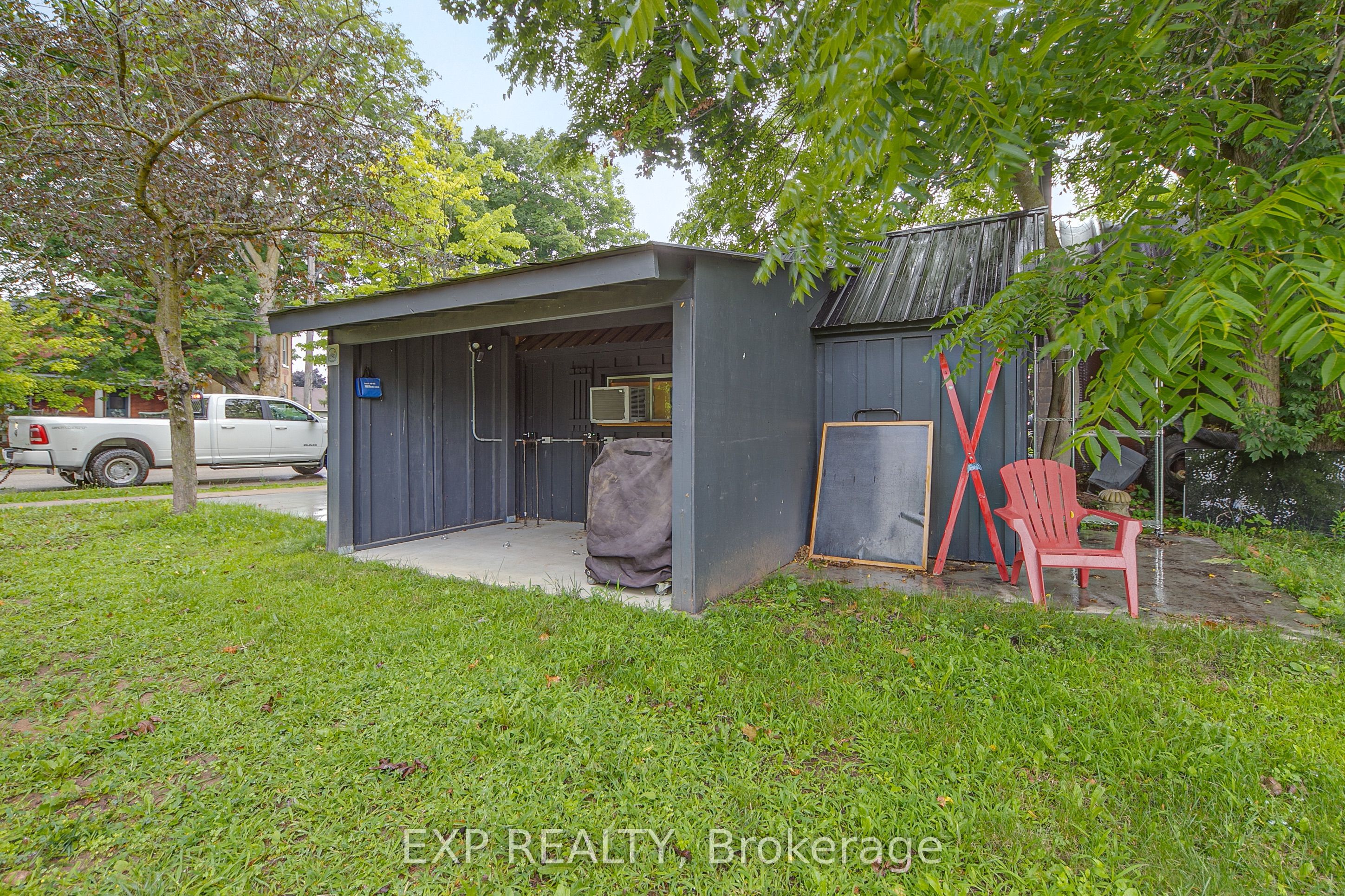 2 Francis Street Property Photo 12