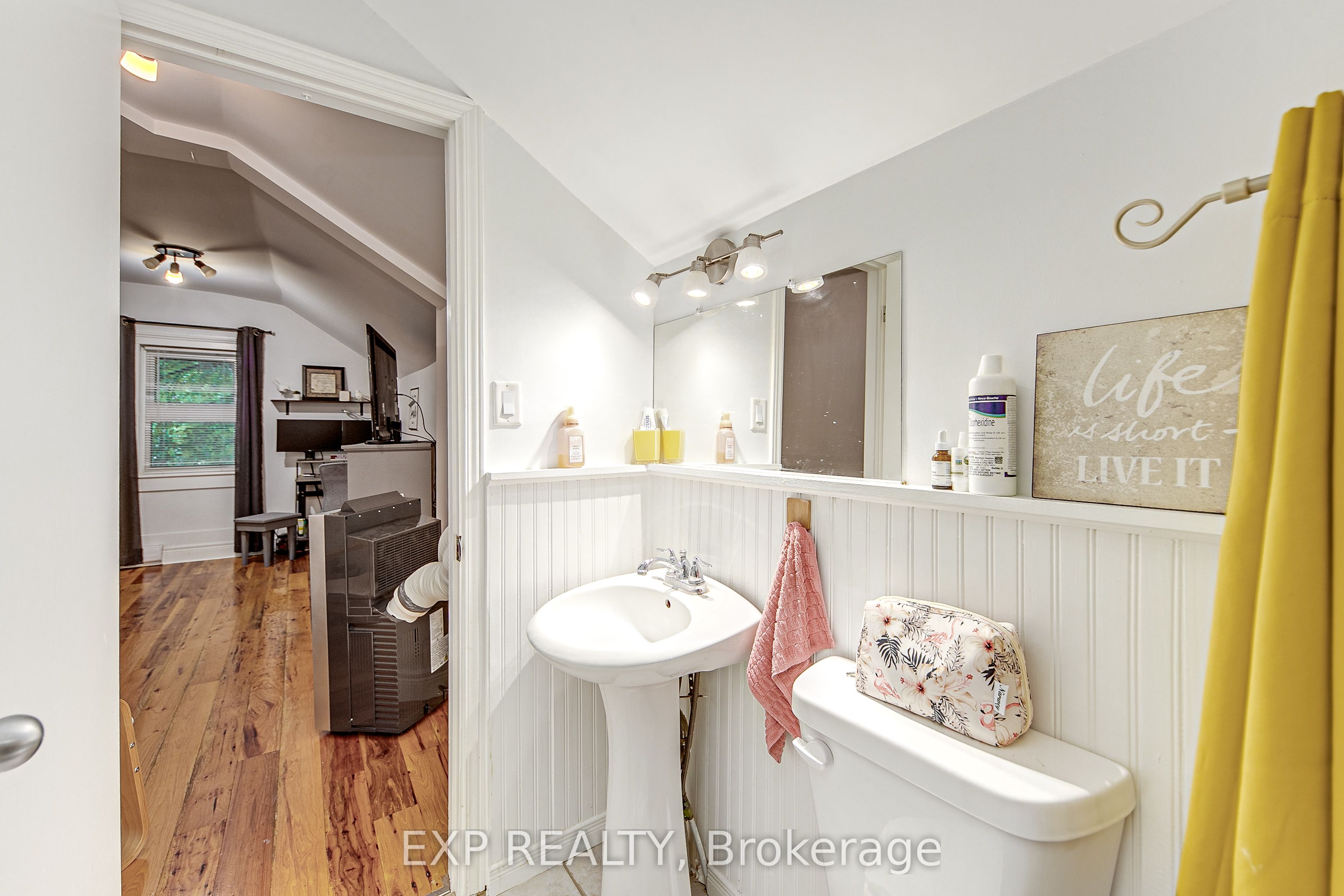 2 Francis Street Property Photo 24
