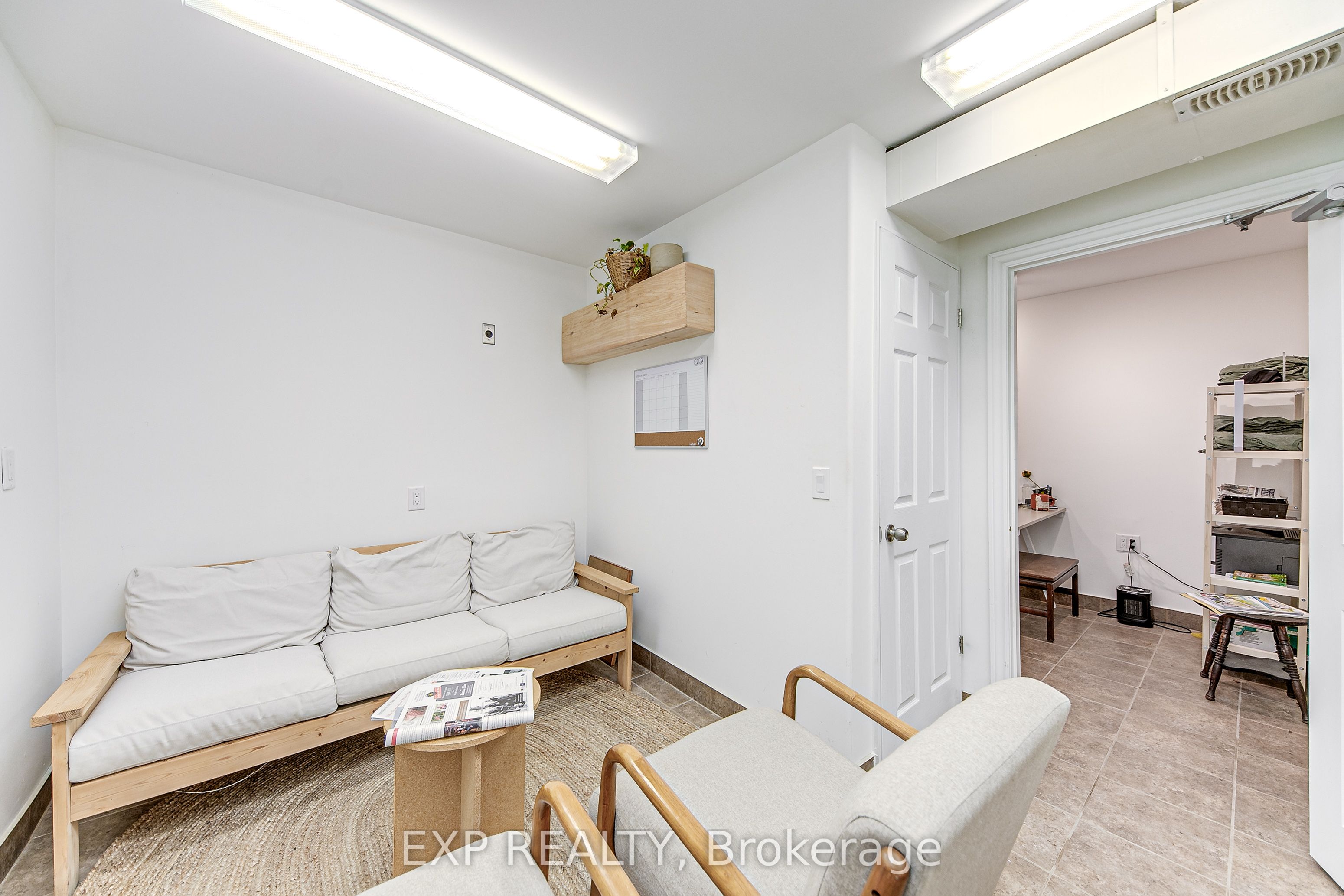 2 Francis Street Property Photo 31